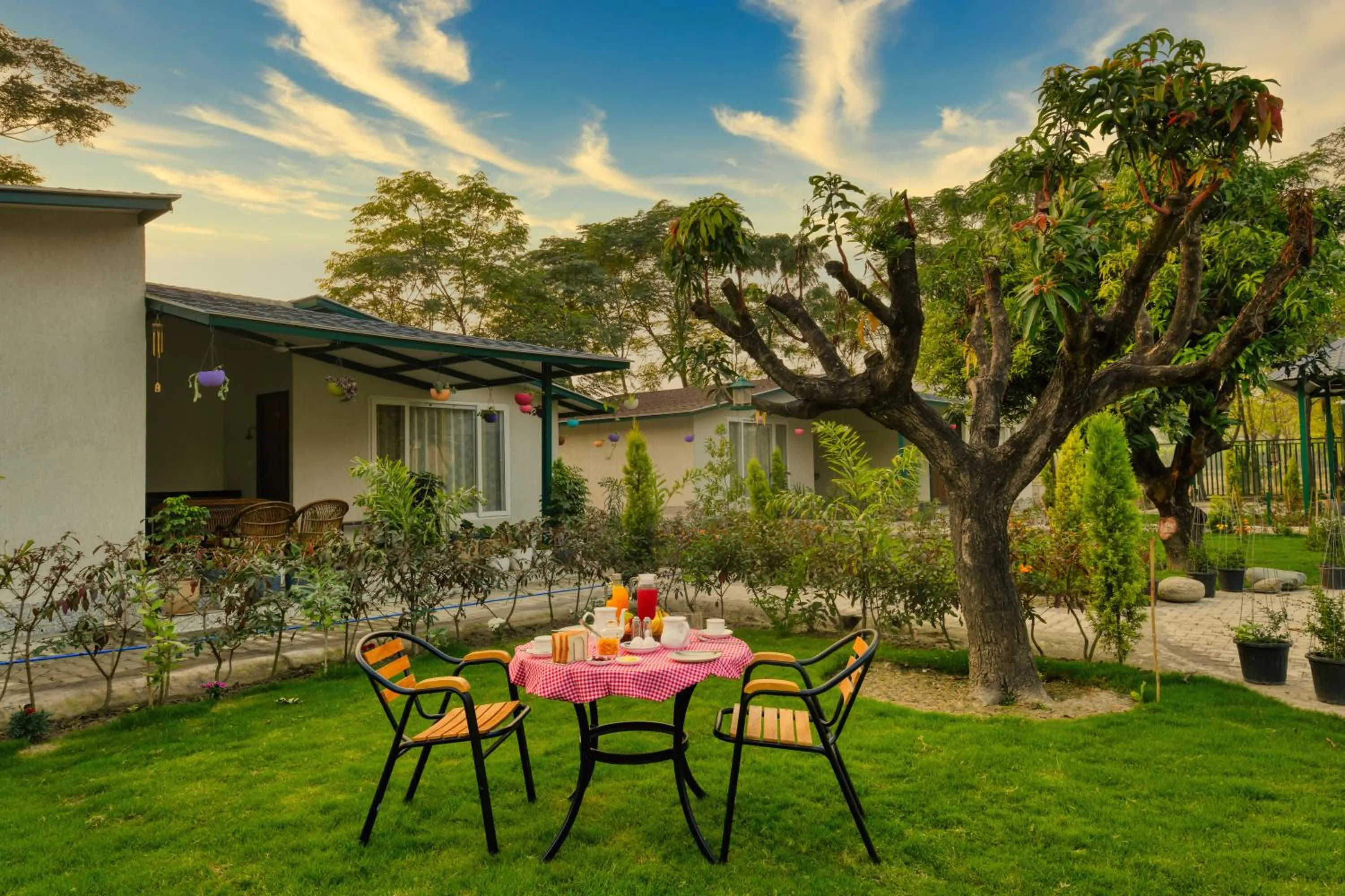 Restaurant/places to eat in Sukoon - A Wellness Resort, Uttarakhand