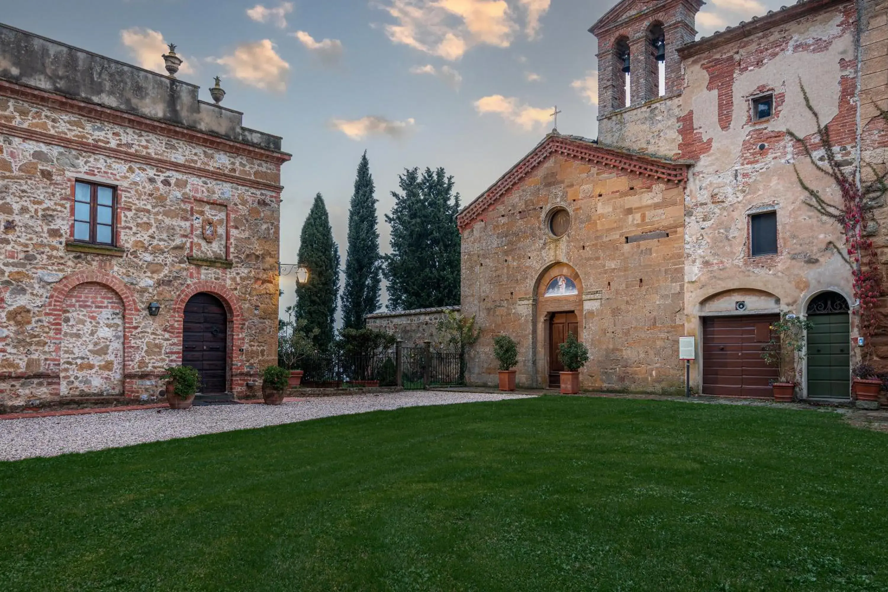 Property building in Abbadia Sicille Relais Property building in Abbadia Sicille Relais