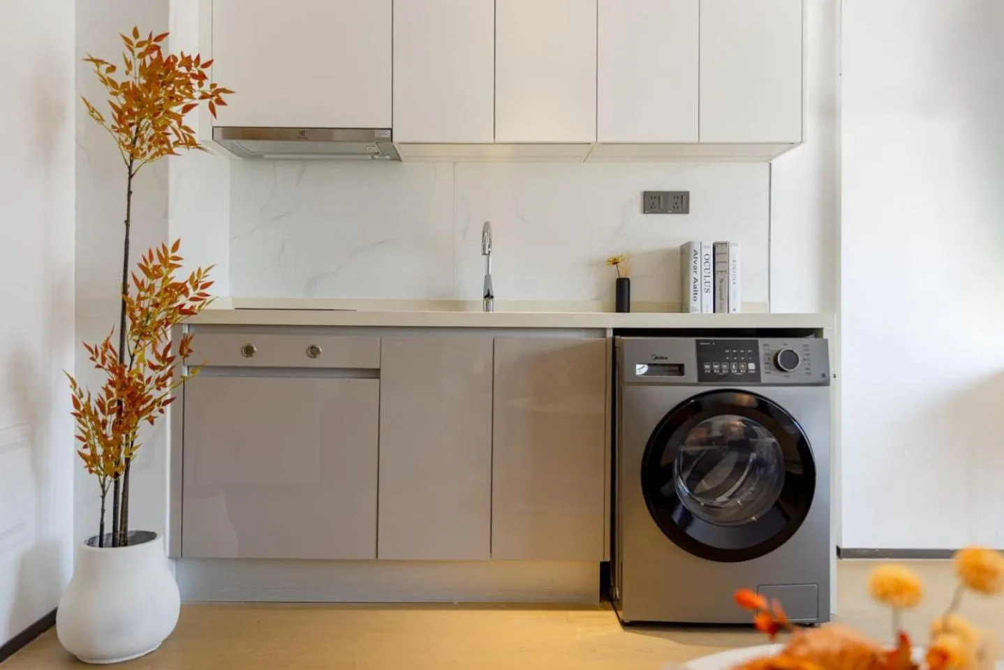 Mihua International Apartment - Guangzhou Yangang Subway Station Branch