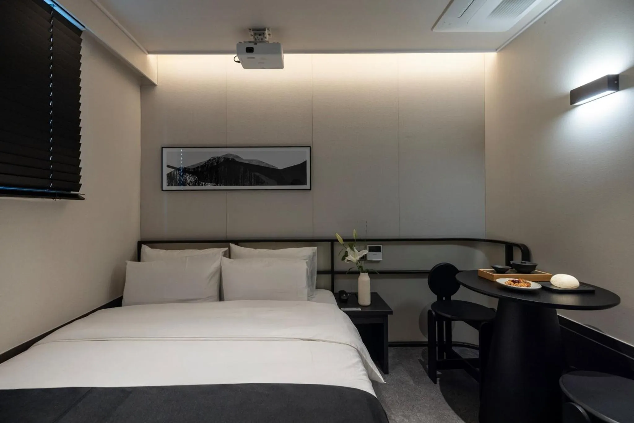 Photo of the whole room, Bed in Aank Hotel and Spa Jongno Unni