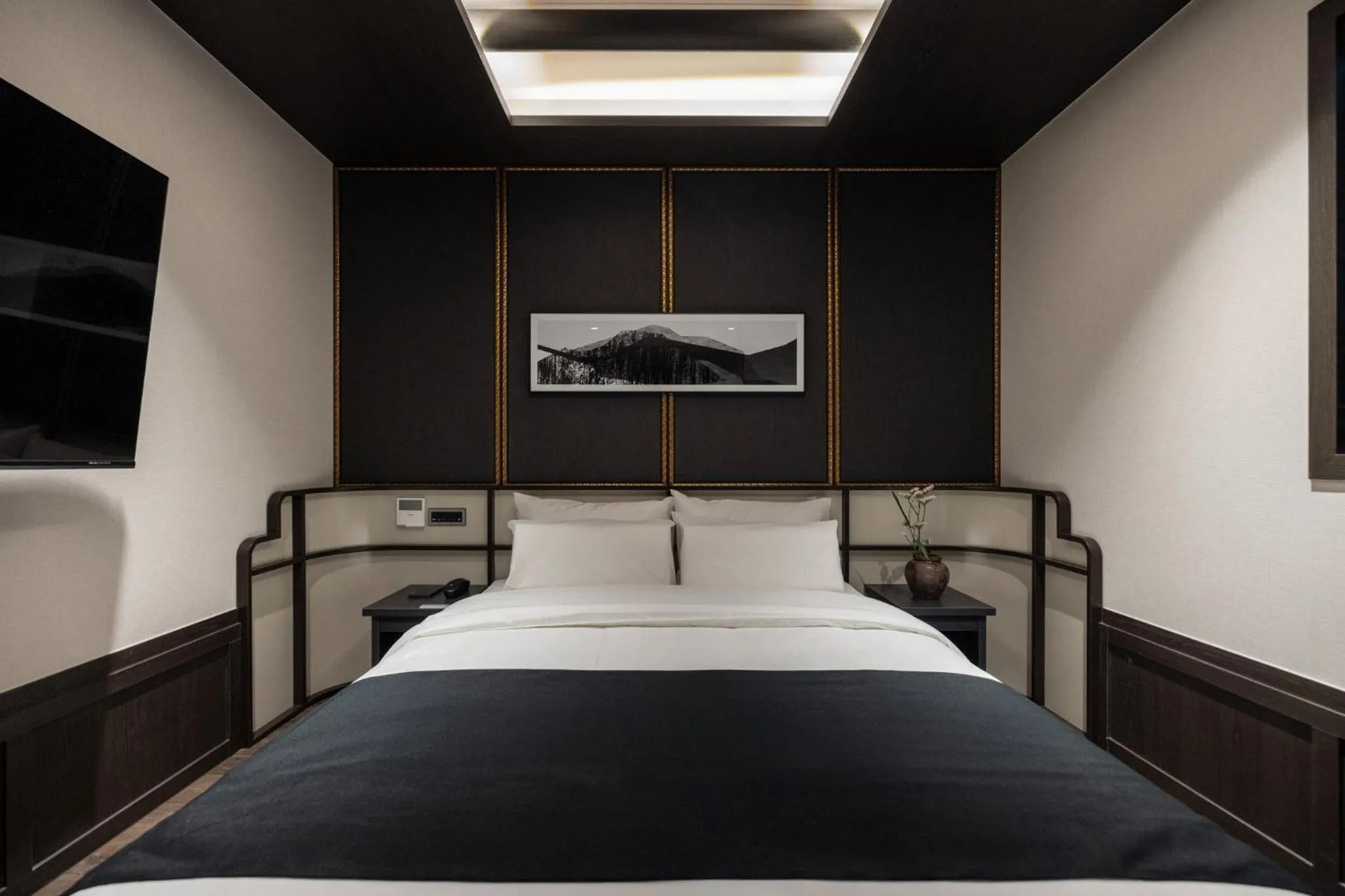 Photo of the whole room, Bed in Aank Hotel and Spa Jongno Unni