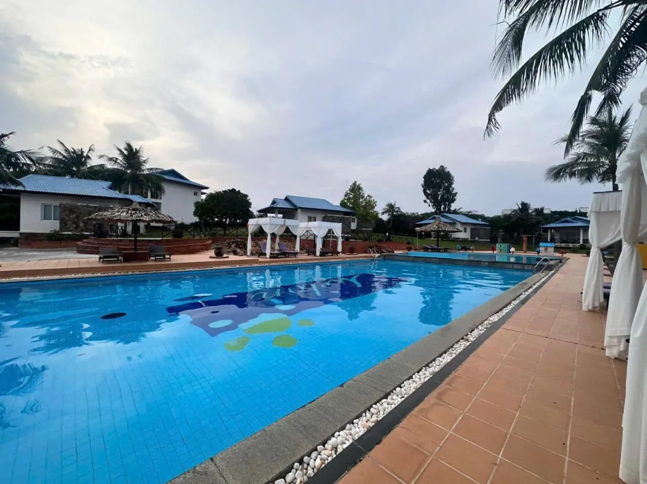 Swimming pool in Melon Resort & Pickleball Club Mũi Né