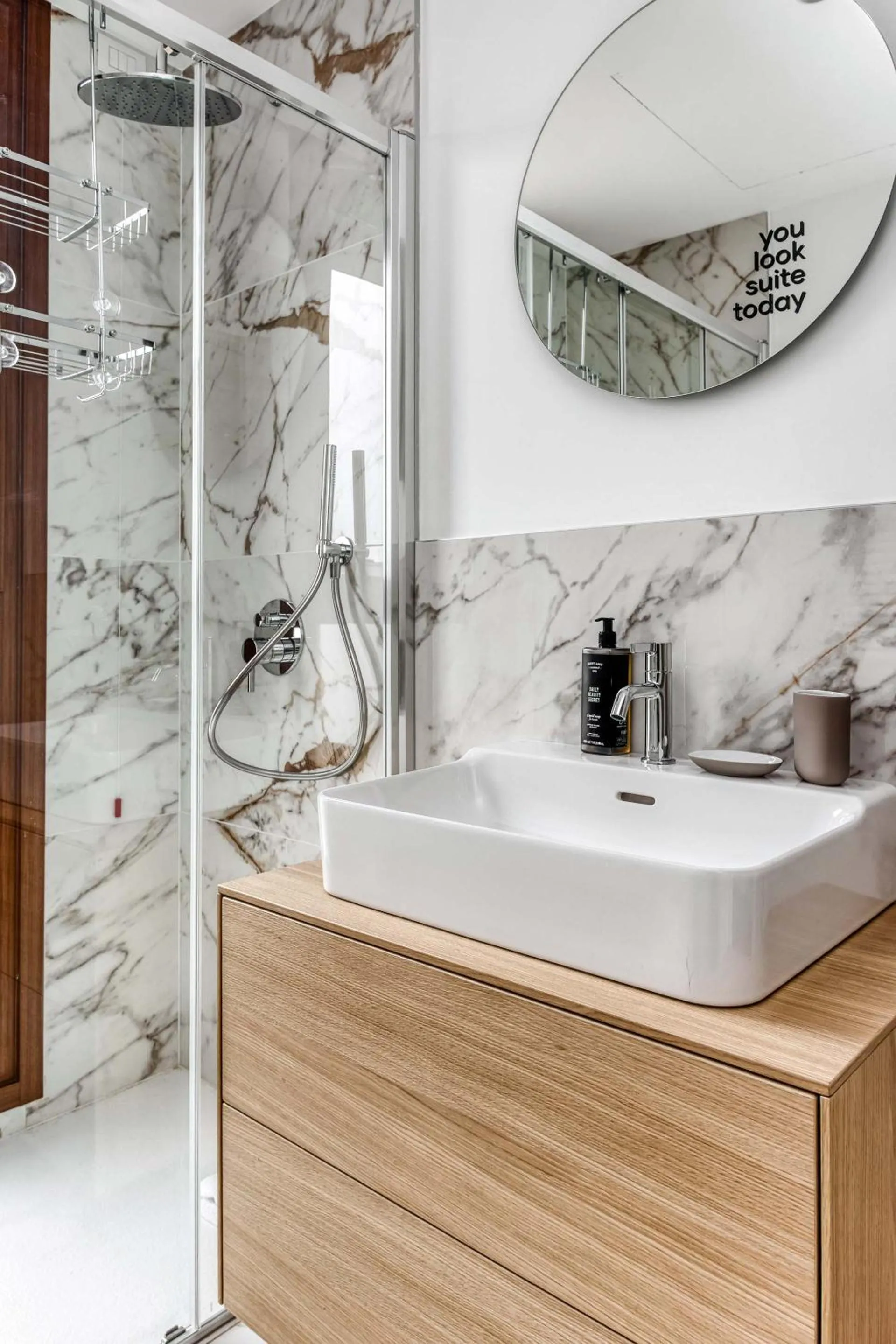 Shower in Limehome Milan Park Towers