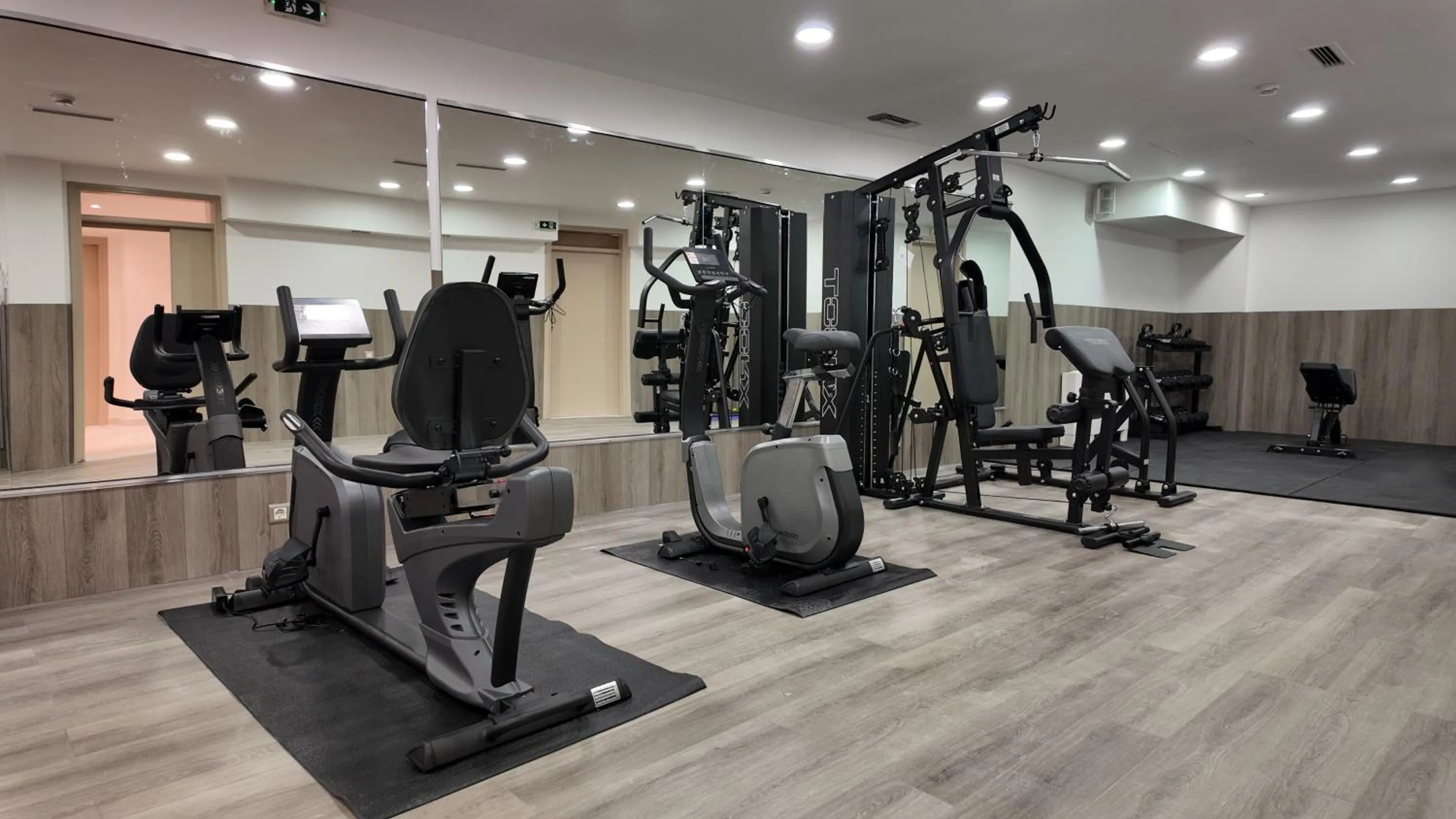 Fitness centre/facilities in CC LUX Suites in Piraeus Port