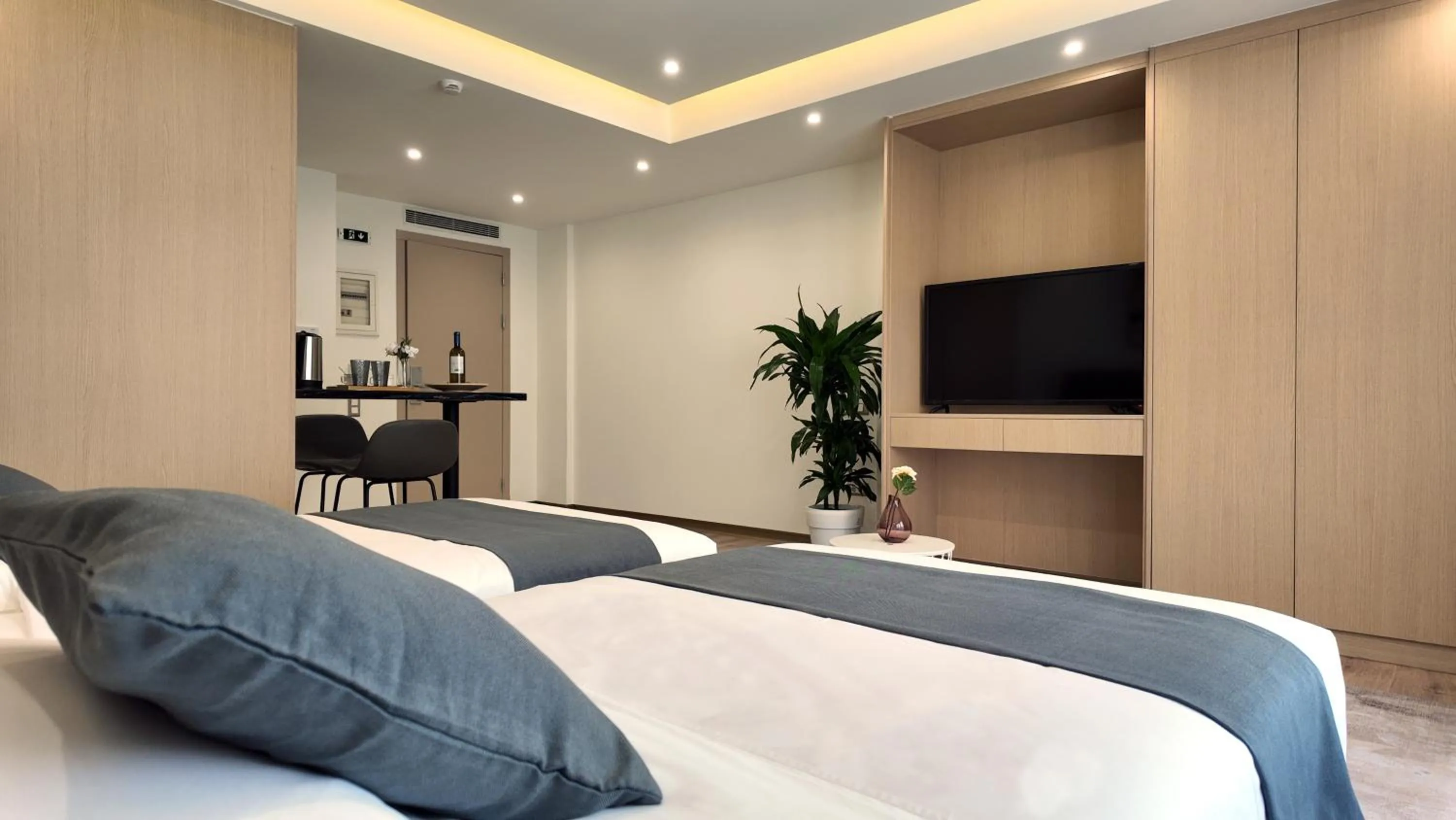 Bed in CC LUX Suites in Piraeus Port