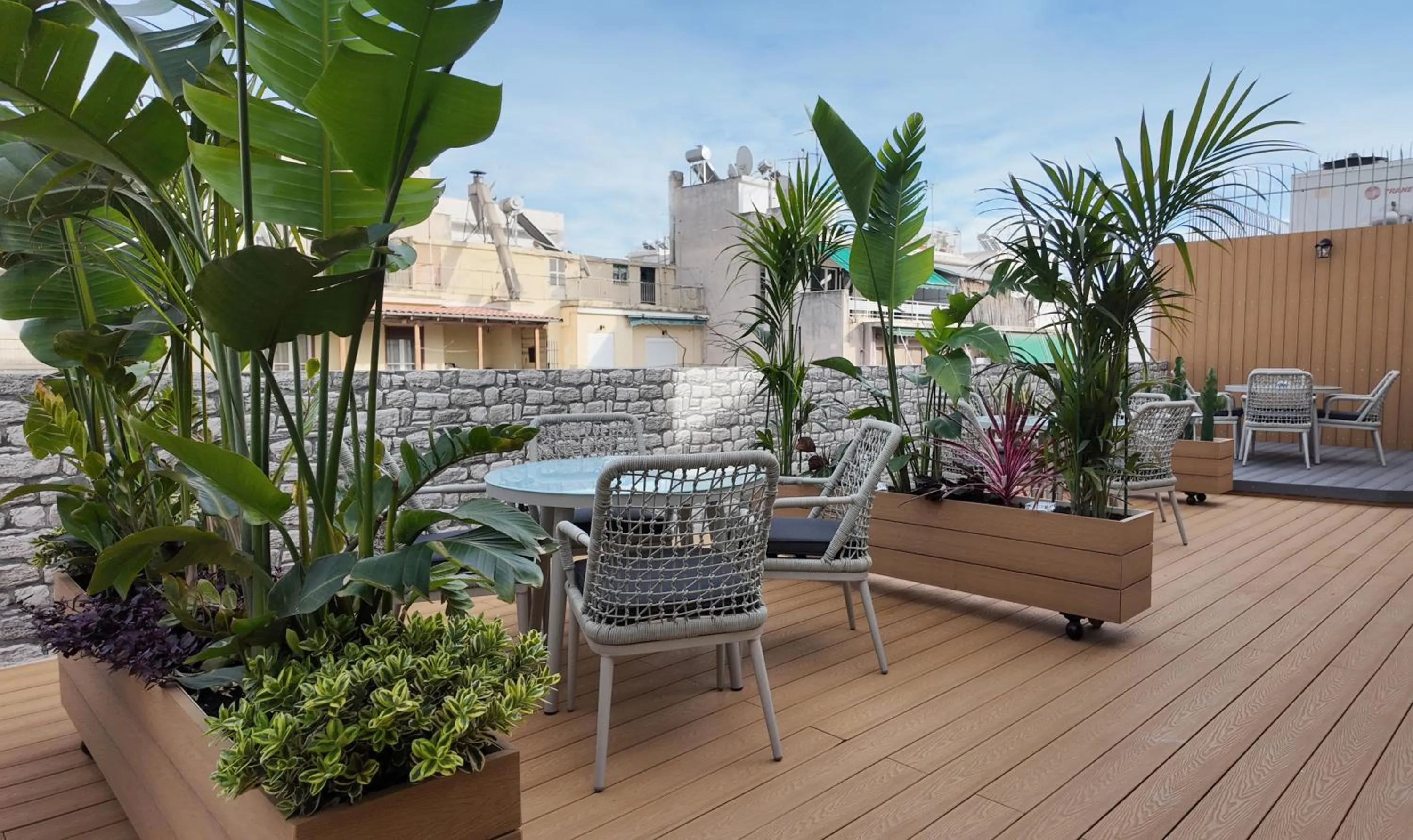 Garden in CC LUX Suites in Piraeus Port