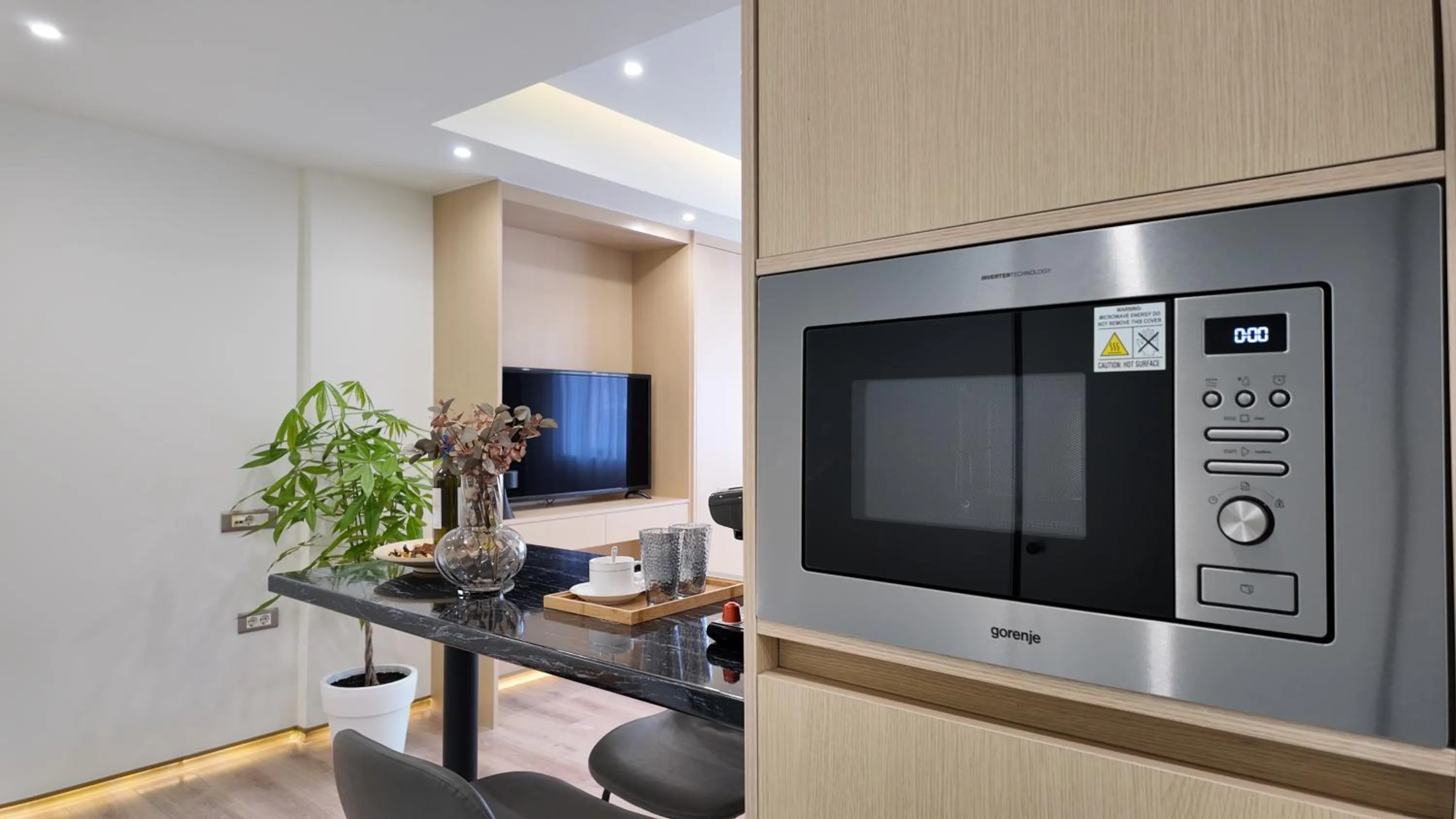 microwave in CC LUX Suites in Piraeus Port