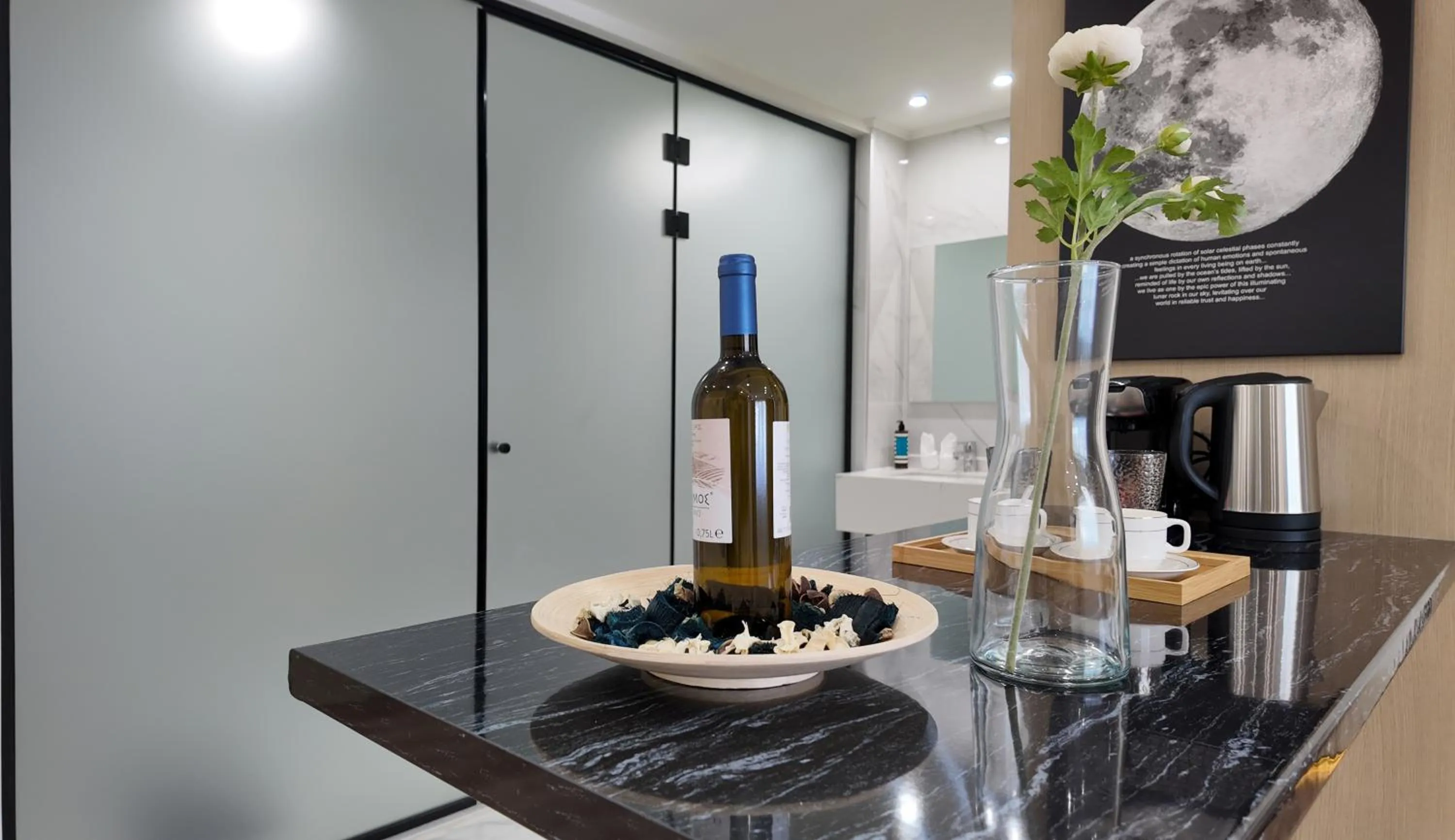 Coffee/tea facilities in CC LUX Suites in Piraeus Port