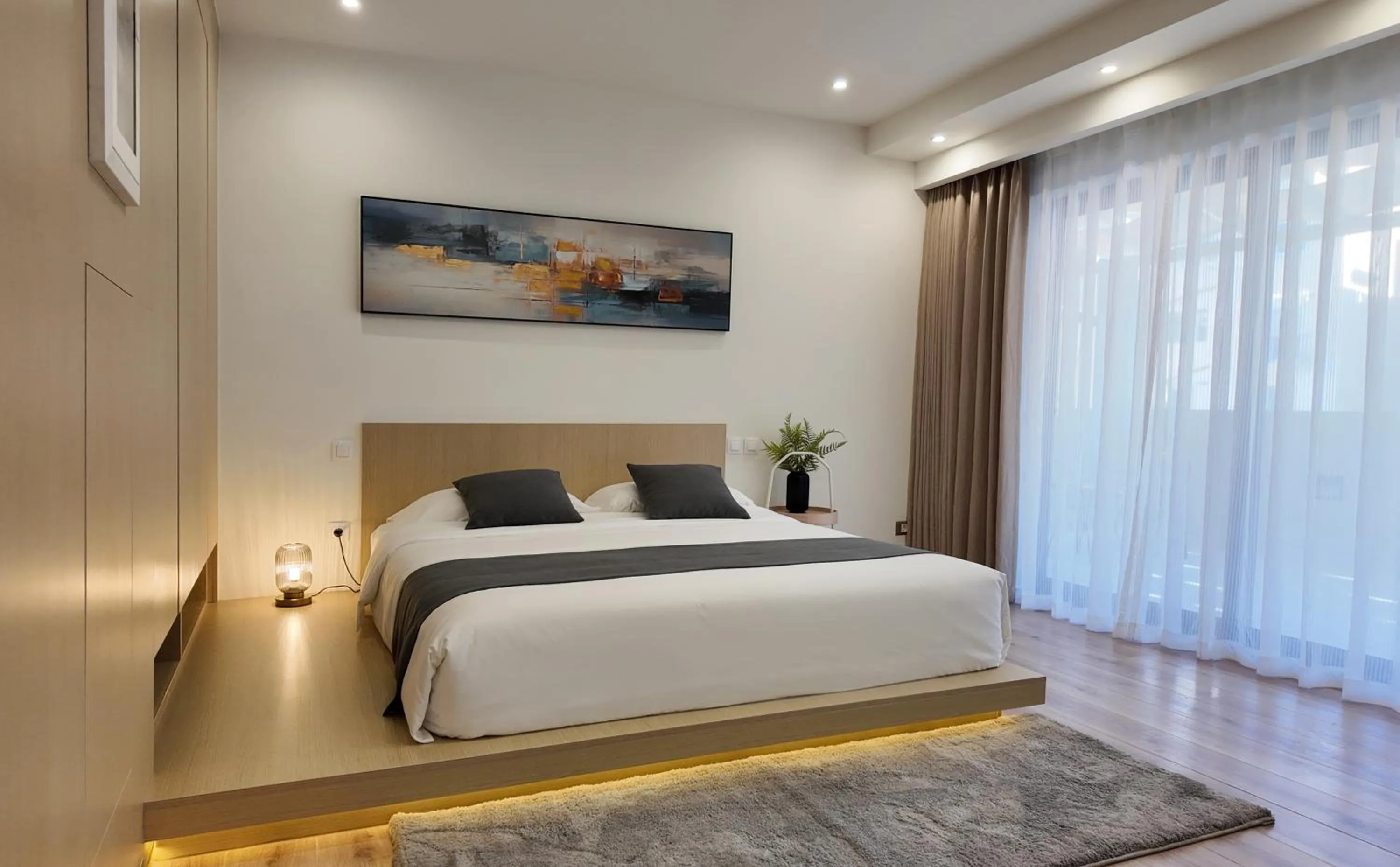 Bed in CC LUX Suites in Piraeus Port