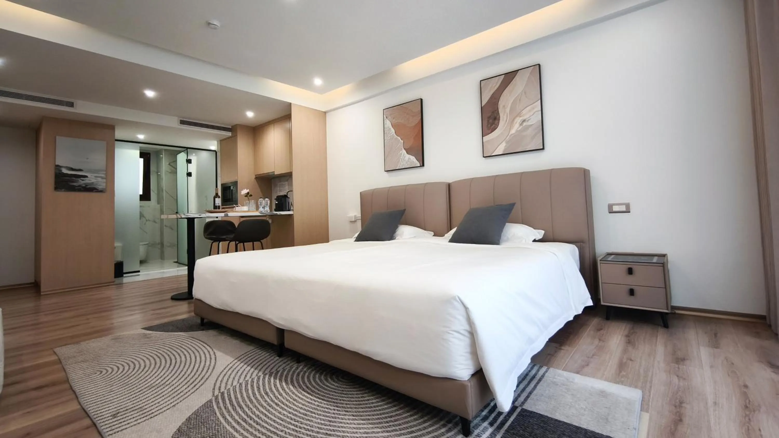 Bed in CC LUX Suites in Piraeus Port