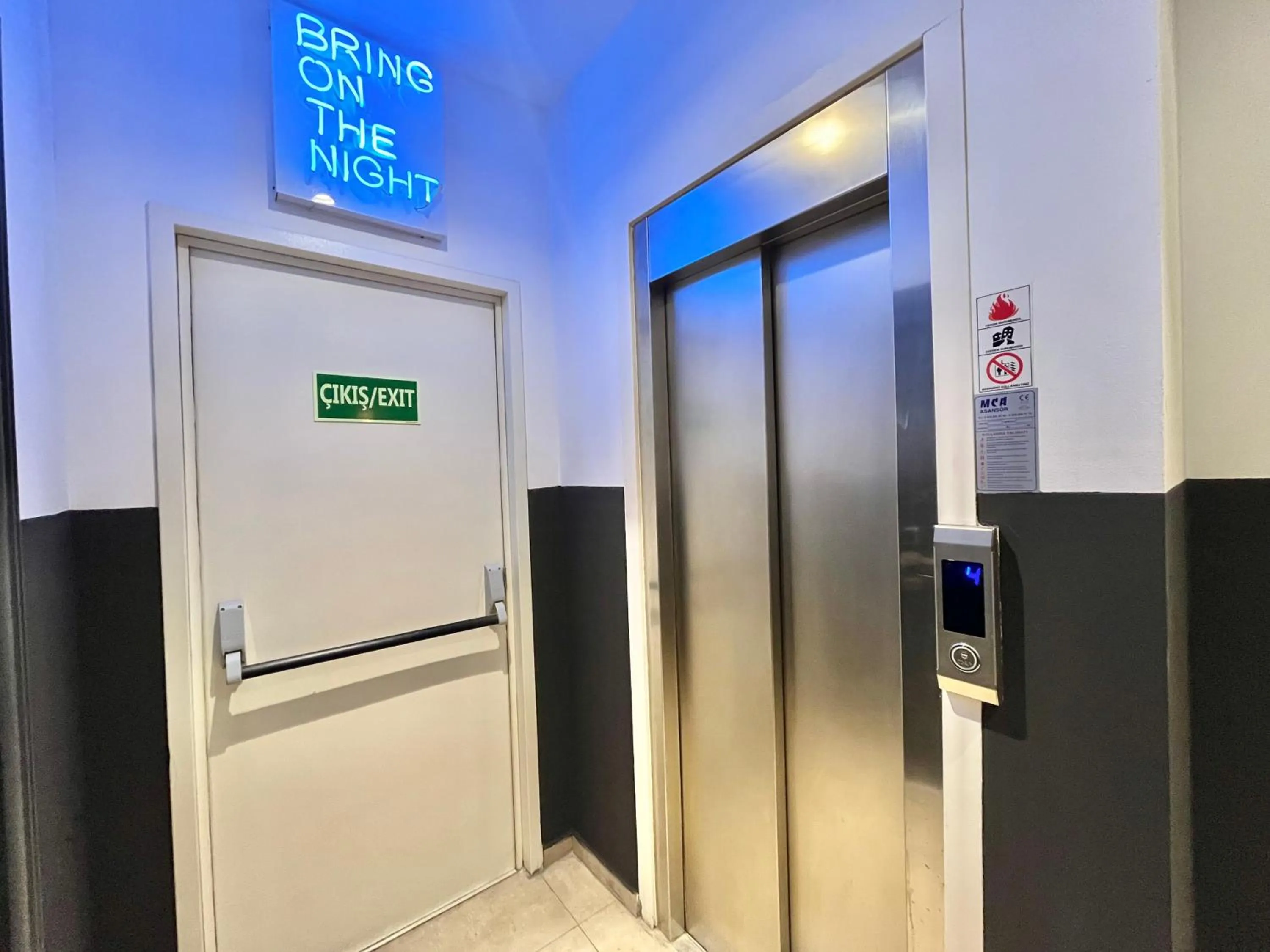 elevator in Fitas Oda Hotel