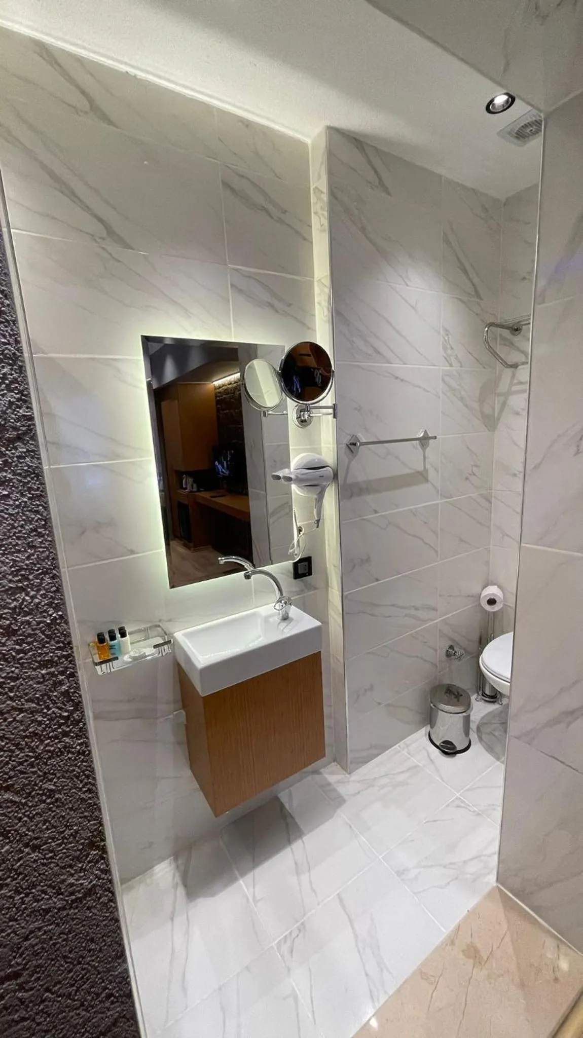 Bathroom in Grand Ambiance Hotel