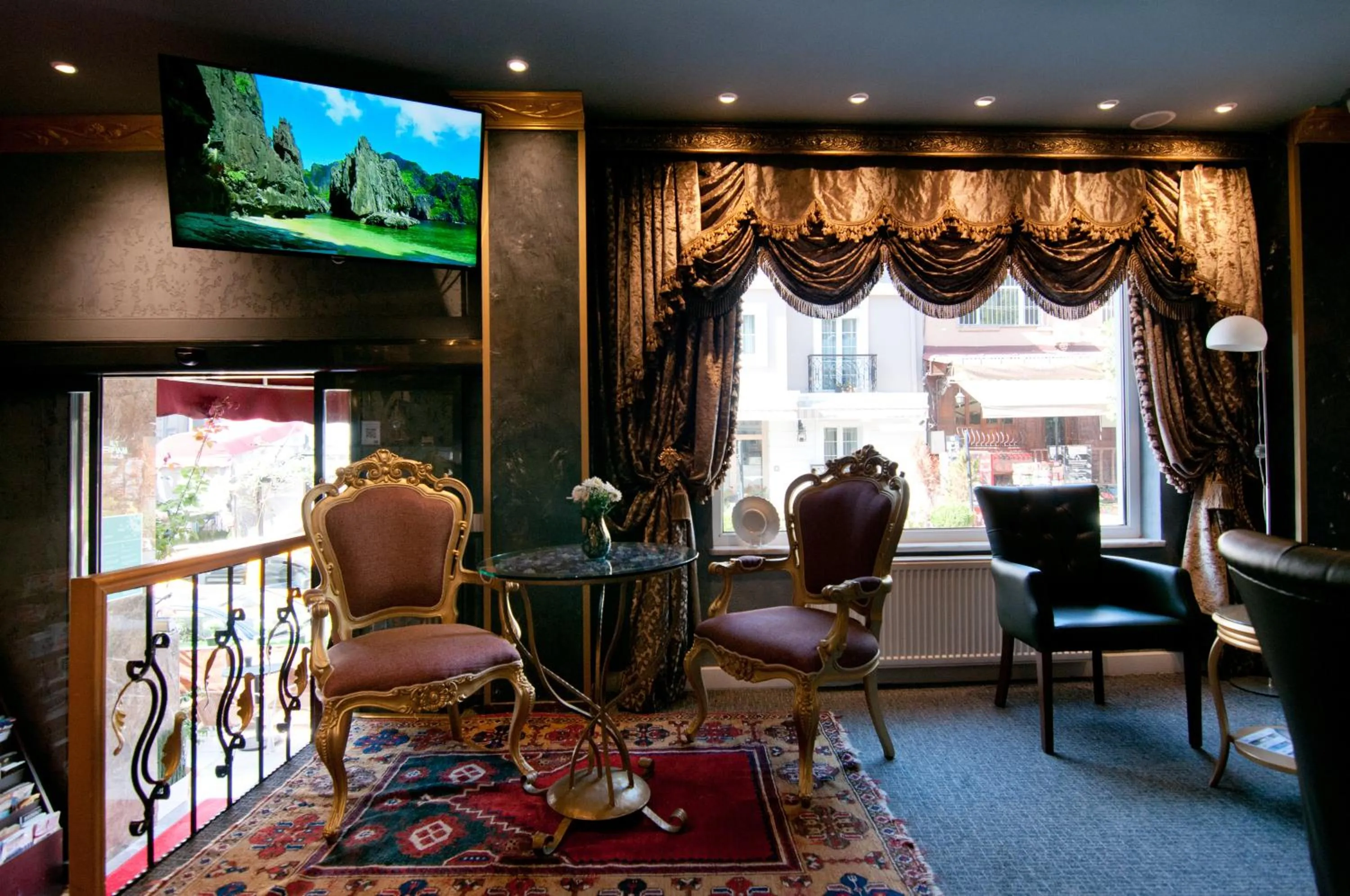 Lobby or reception in Grand Ambiance Hotel