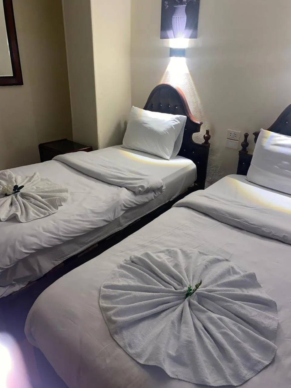 Bedroom, Bed in Dreamers Hotel