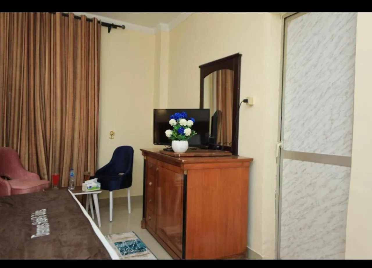 TV and multimedia in Dreamers Hotel