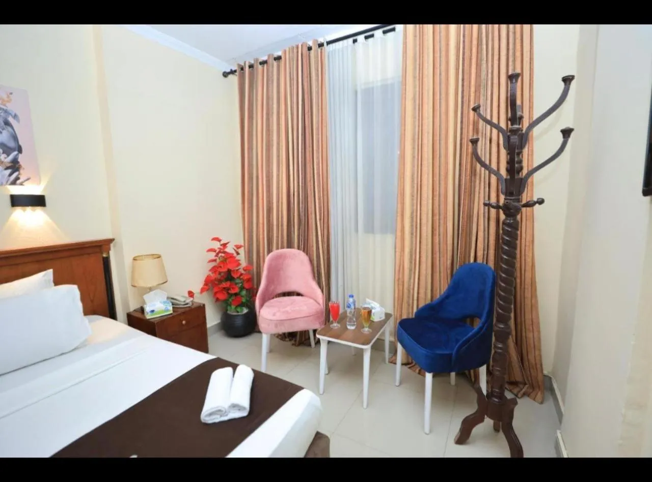 Bedroom, Bed in Dreamers Hotel