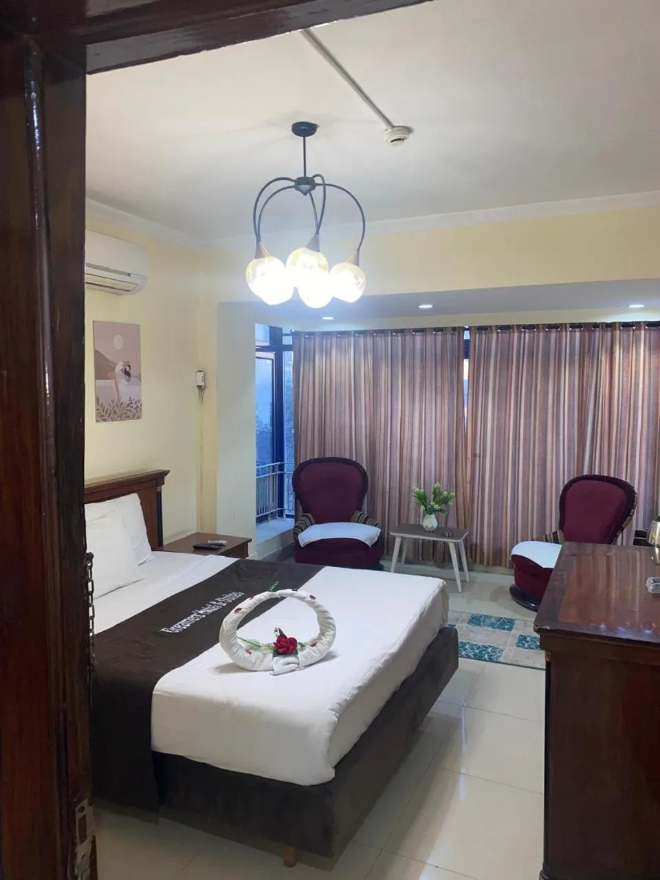 Photo of the whole room, Bed in Dreamers Hotel