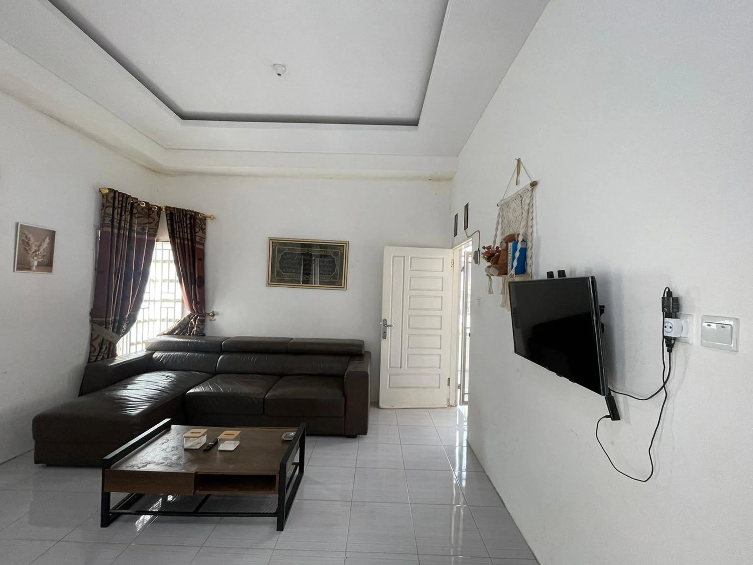 TV and multimedia, Bed in Villa Palacios Syari'ah Bukittinggi
