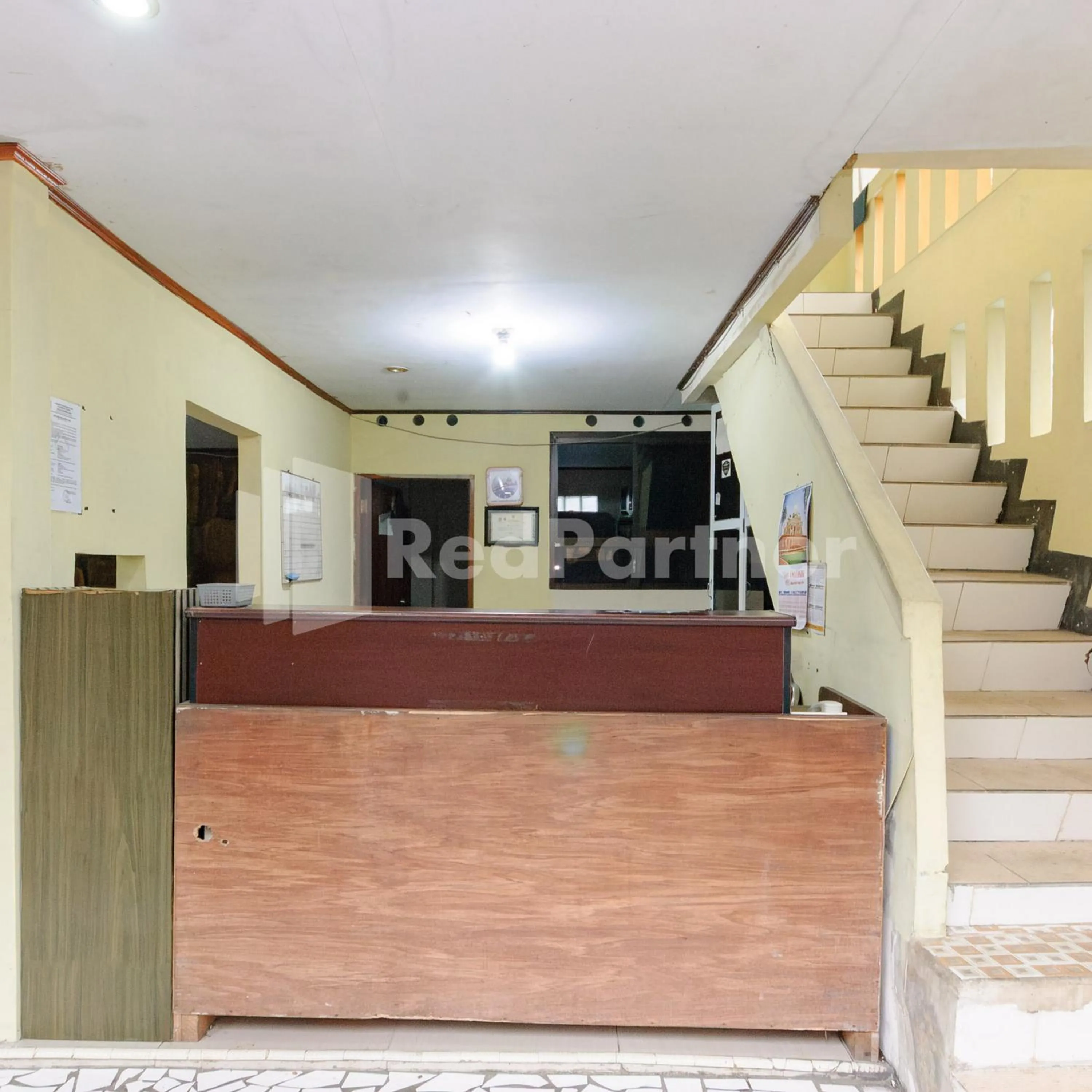 Lobby or reception in Wisma 24 at Hankam Puncak RedPartner