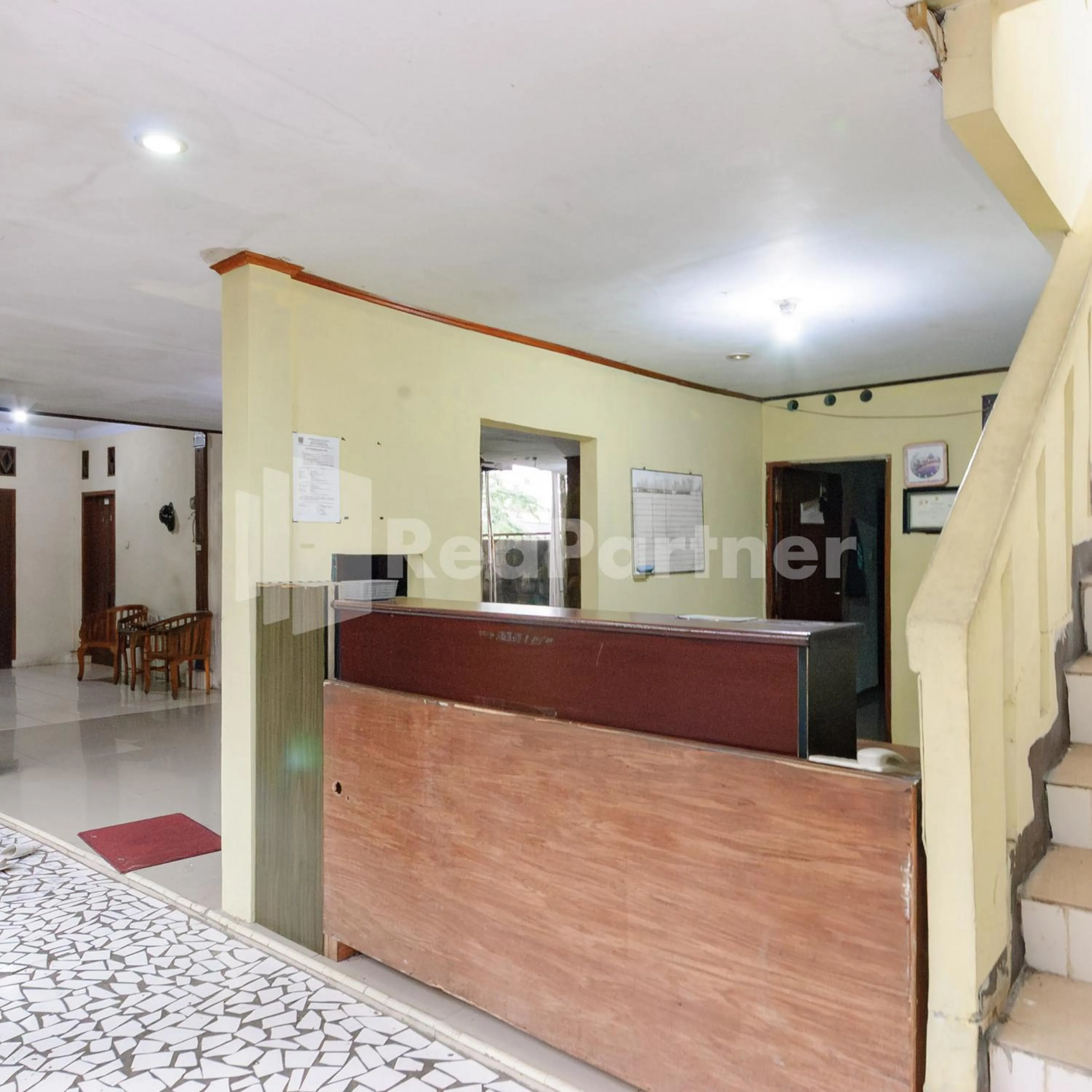 Lobby or reception in Wisma 24 at Hankam Puncak RedPartner
