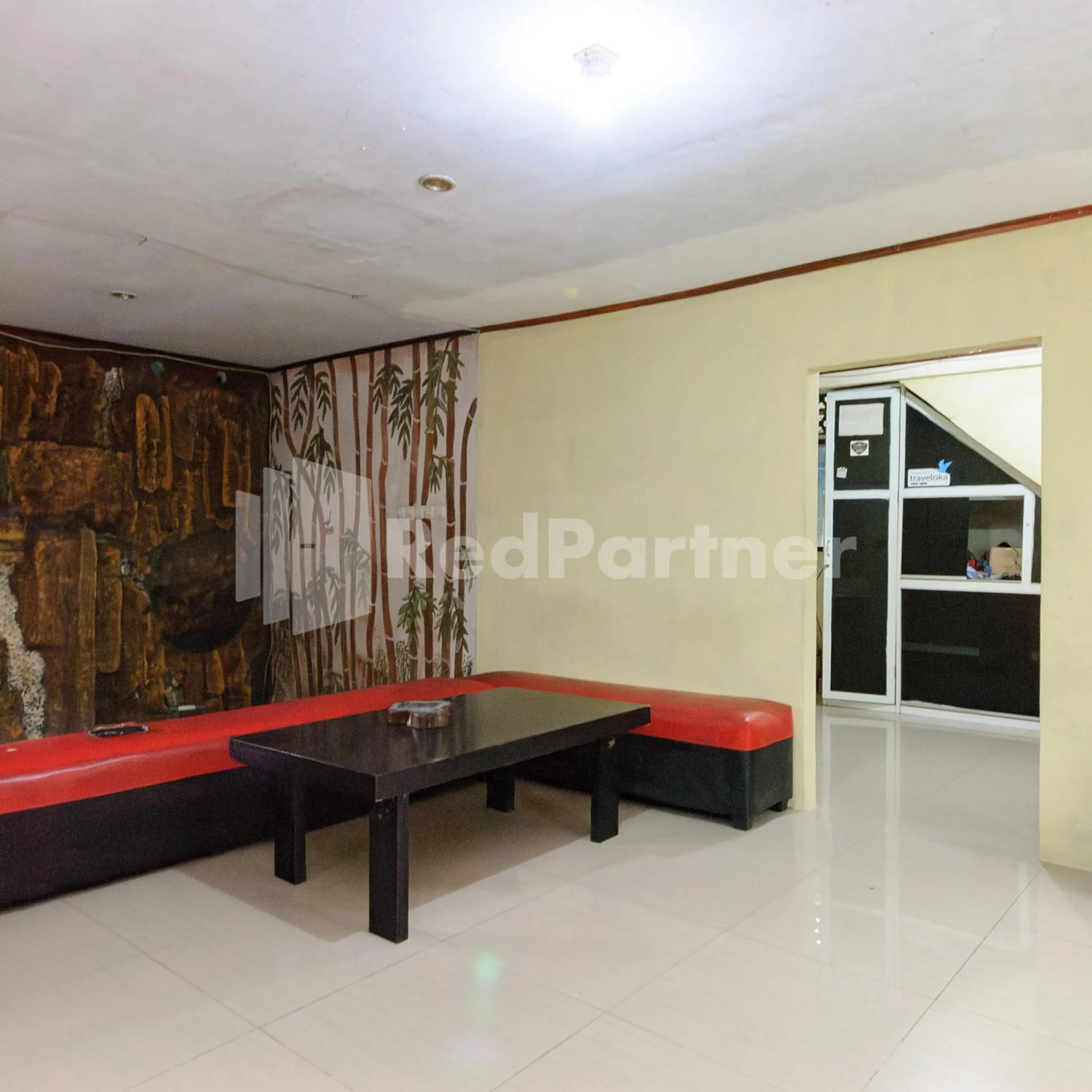 Seating area in Wisma 24 at Hankam Puncak RedPartner
