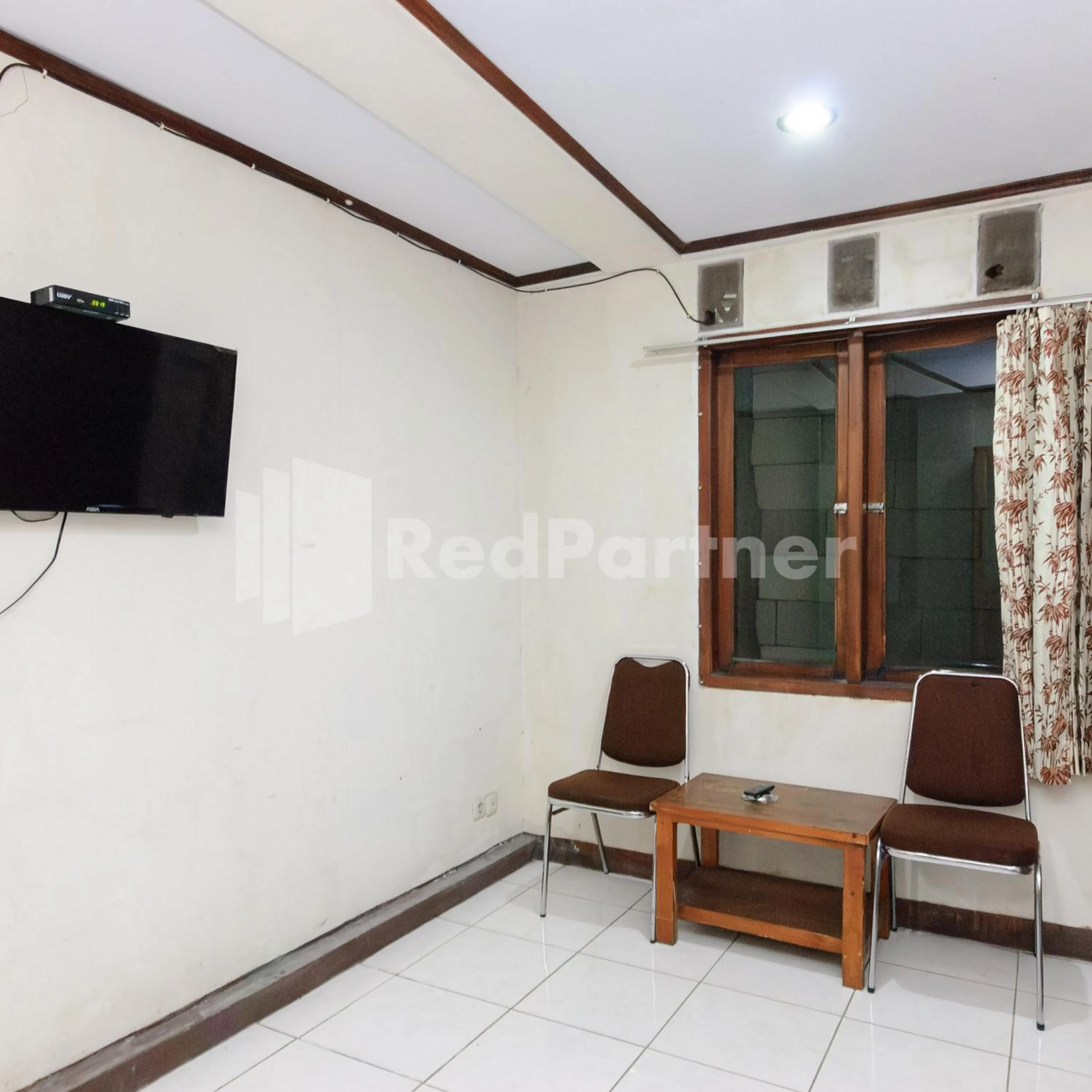 Seating area in Wisma 24 at Hankam Puncak RedPartner