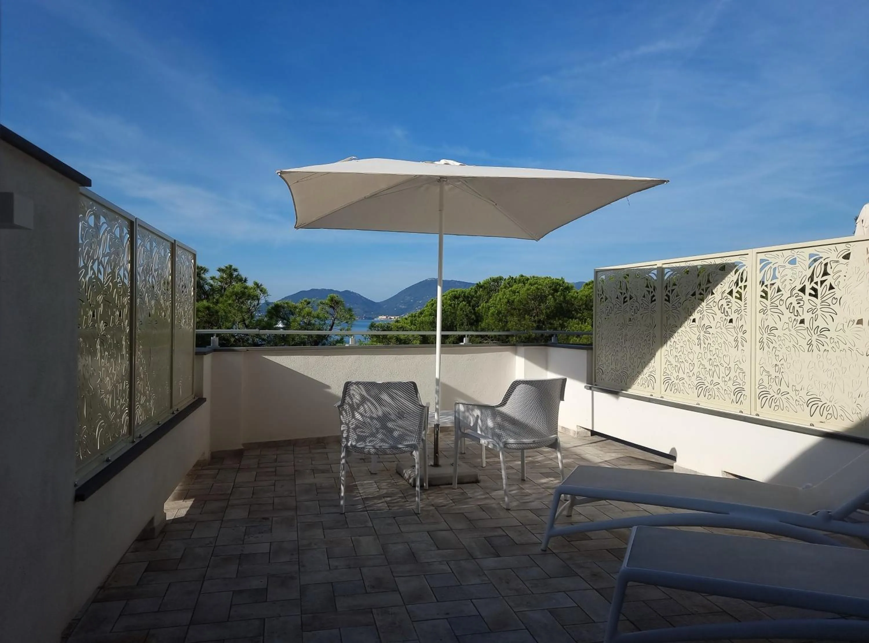 Sea view in Hotel Byron