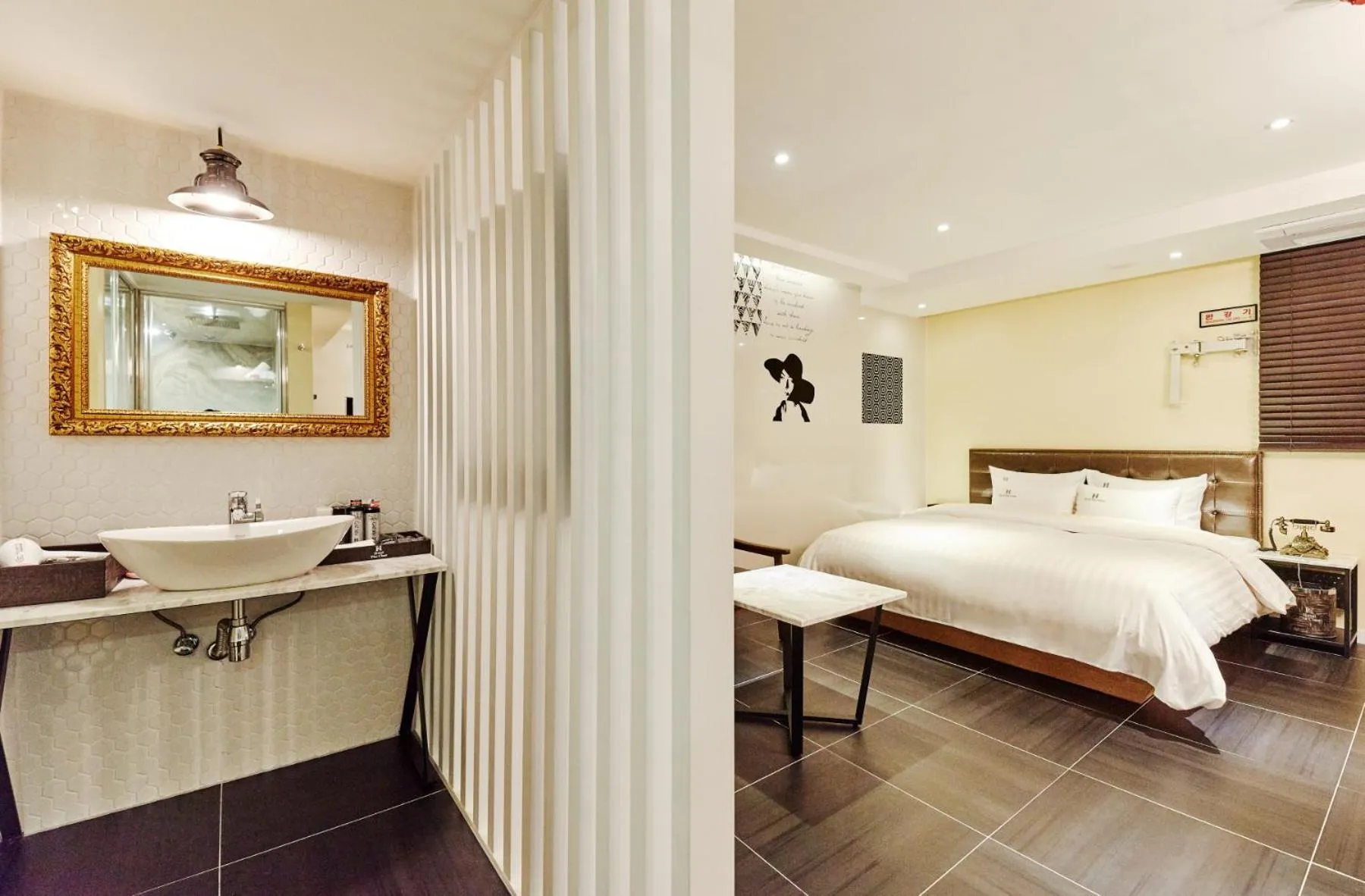 Bed in Hotel The Class