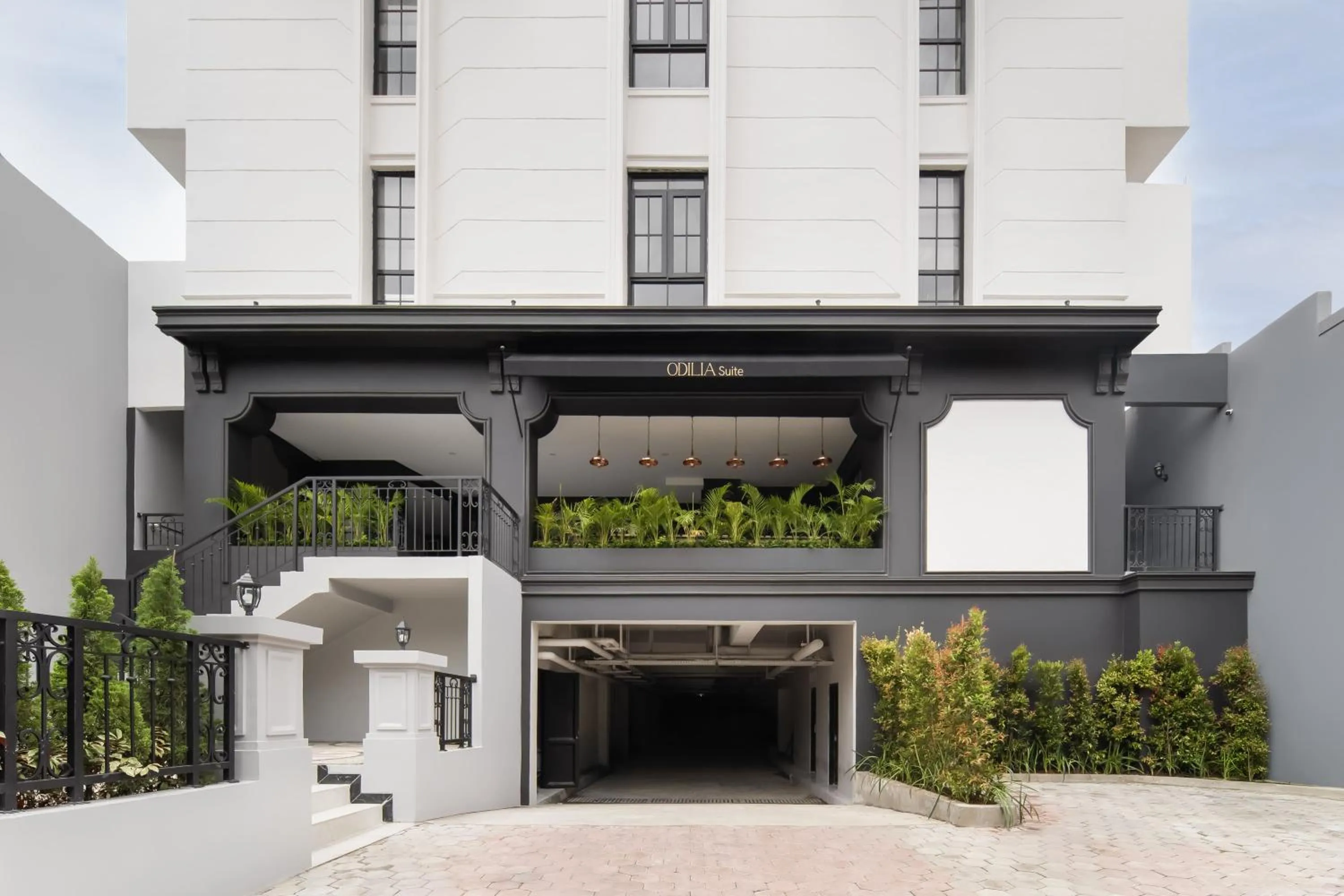 Property building in Cove Odilia Suite