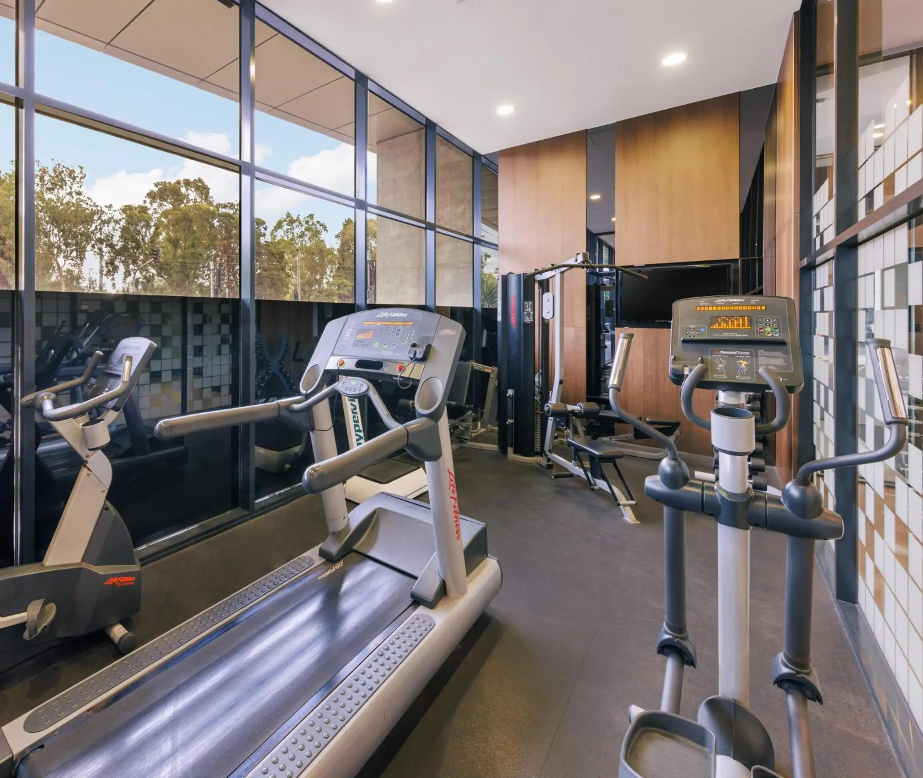 Fitness centre/facilities in Oaks Melbourne Flemington Suites Fitness centre/facilities in Oaks Melbourne Flemington Suites