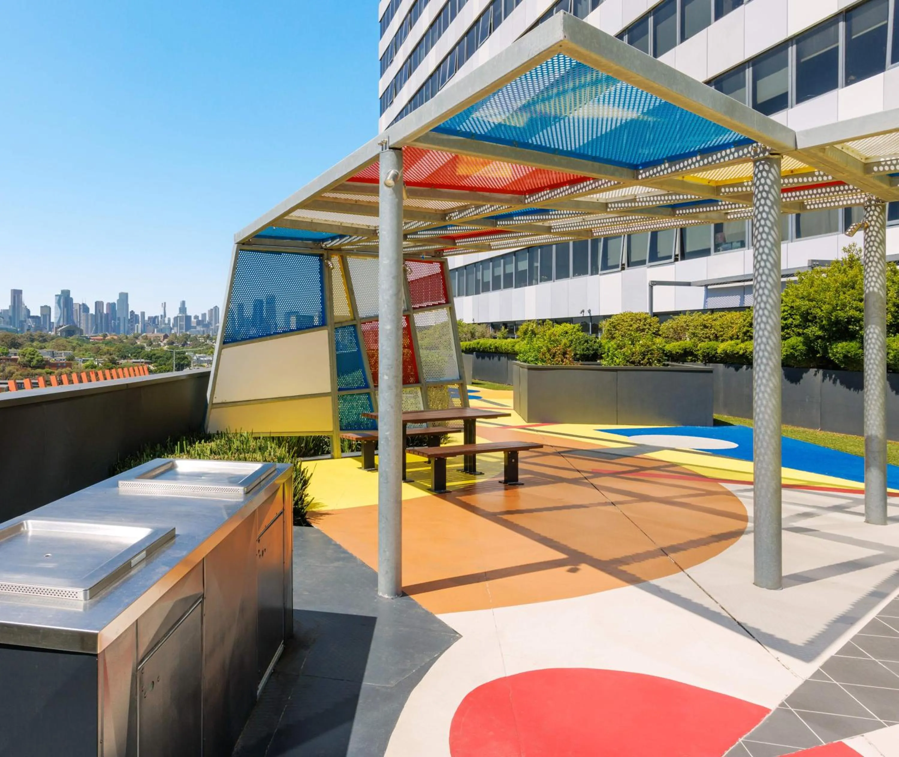 BBQ facilities in Oaks Melbourne Flemington Suites