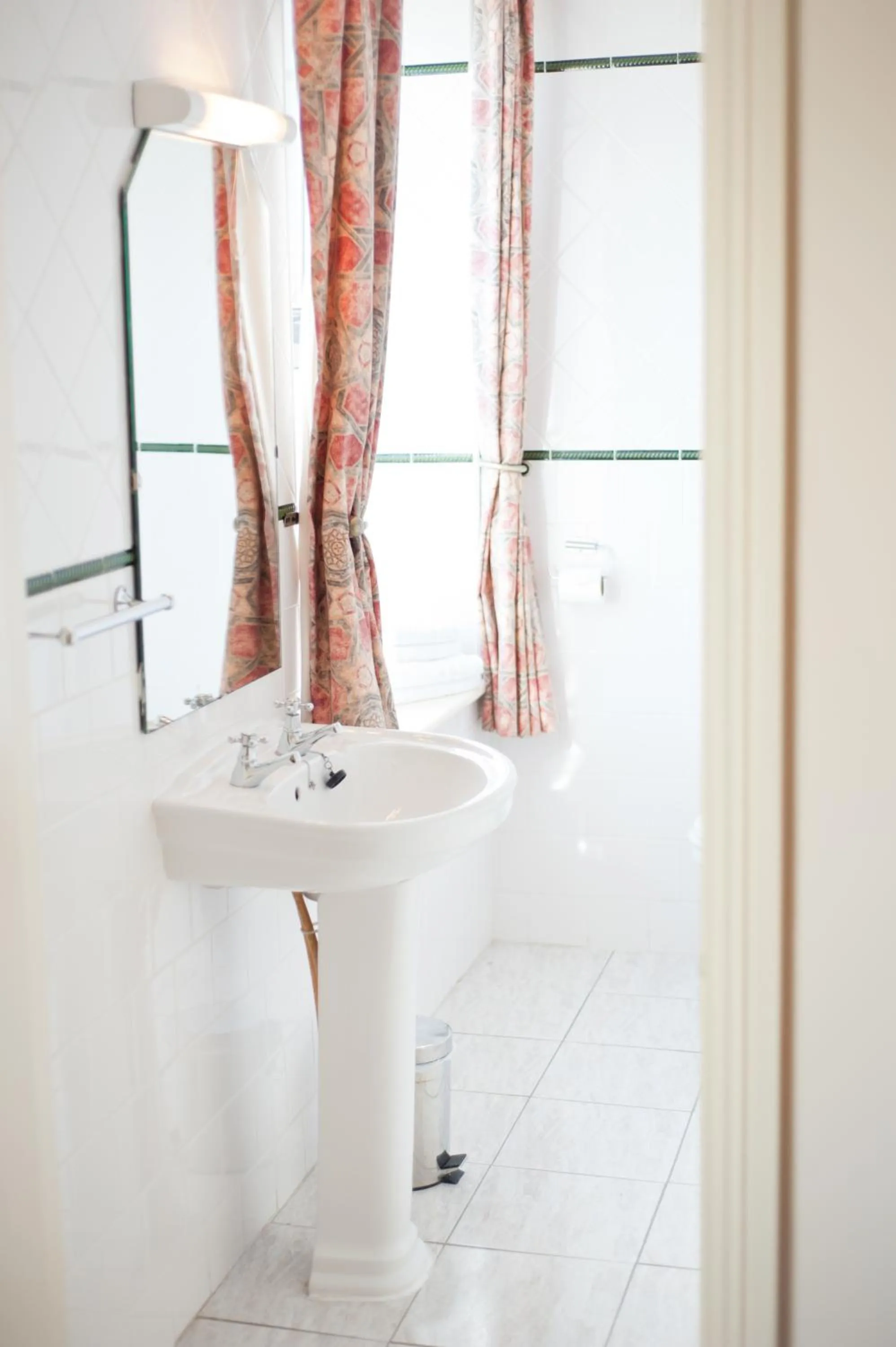 Shower in O Donovans Hotel