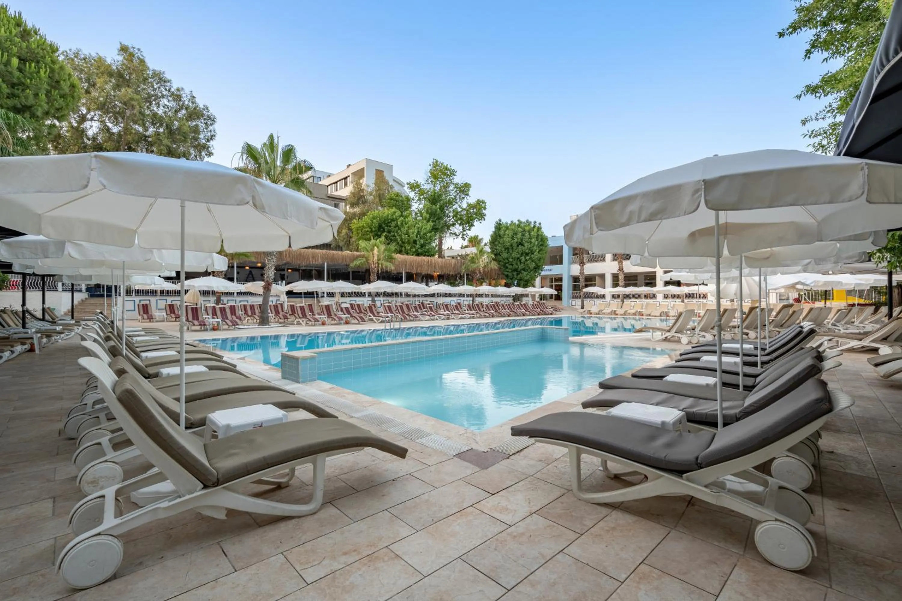 Day in Side Nusso Beach Club - All Inclusive