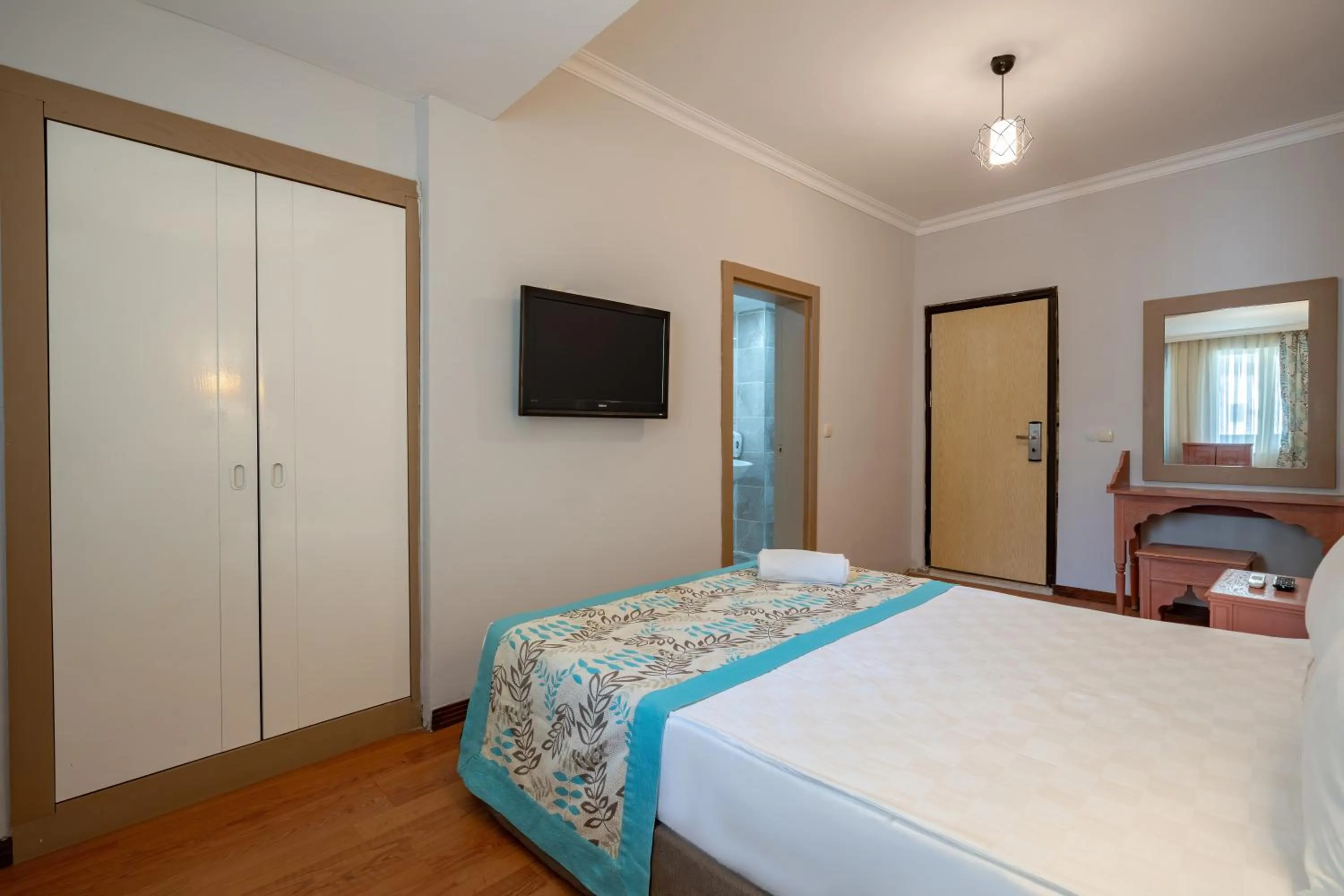 Bed in Side Nusso Beach Club - All Inclusive