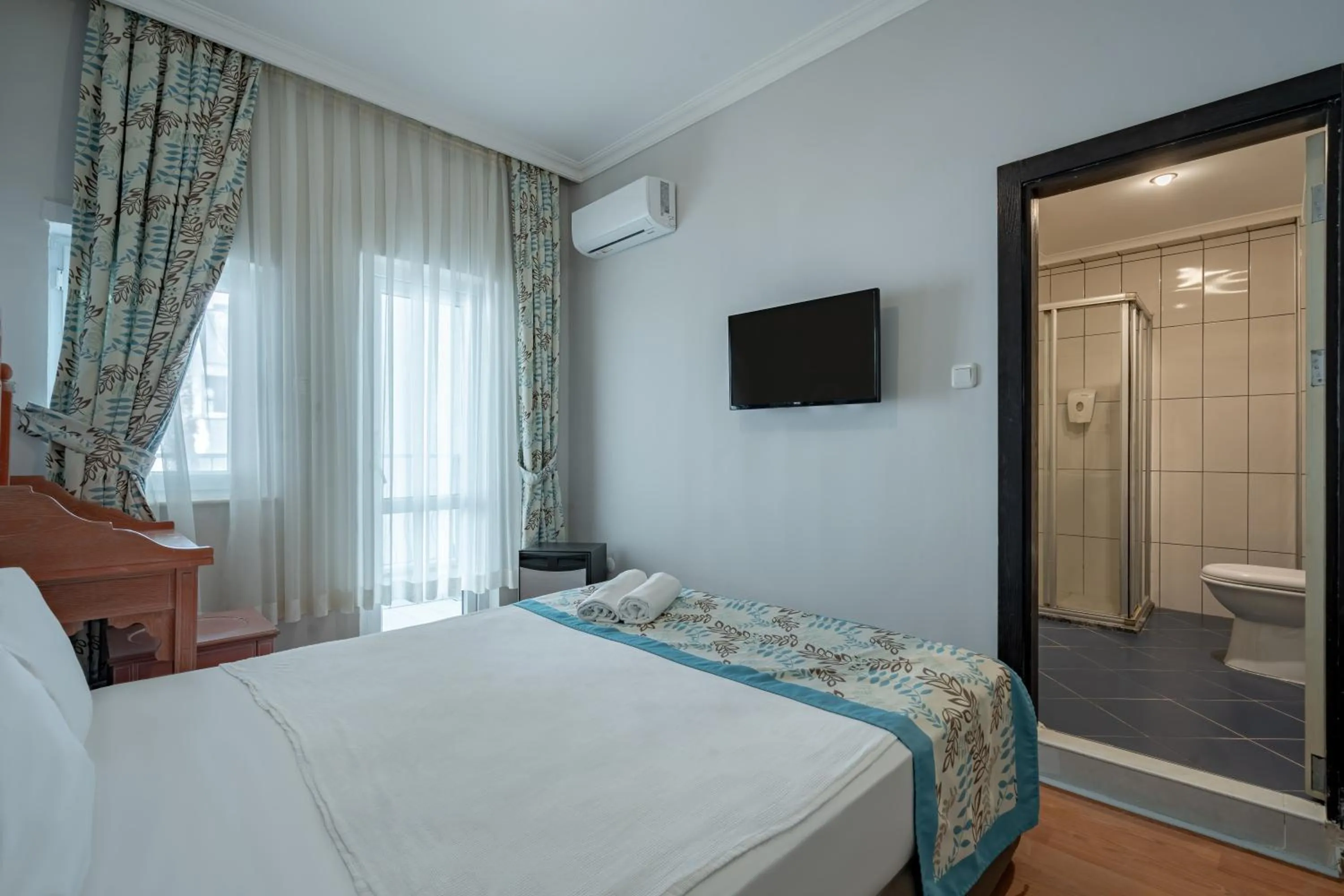 Shower in Side Nusso Beach Club - All Inclusive