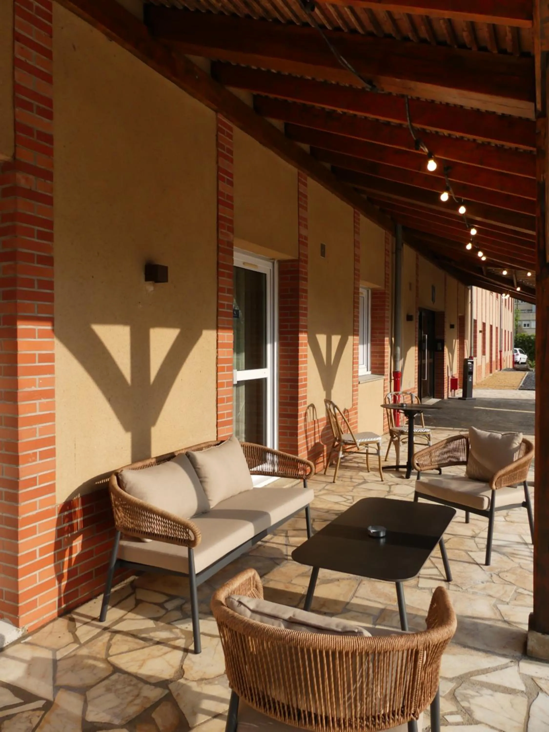 Patio in Brit Hotel Confort Alençon