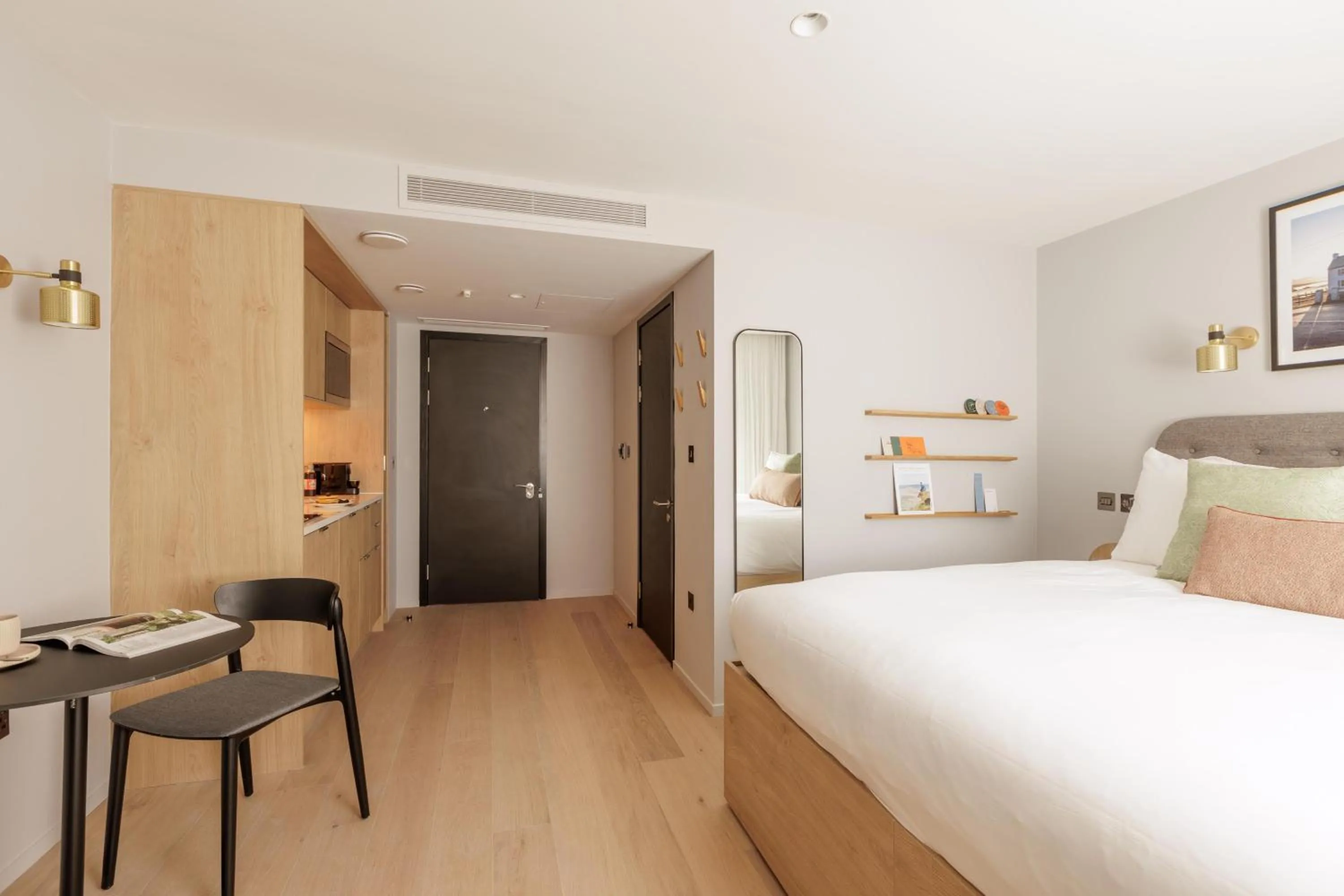 Bedroom, Bed in Wilde Cambridge City Centre