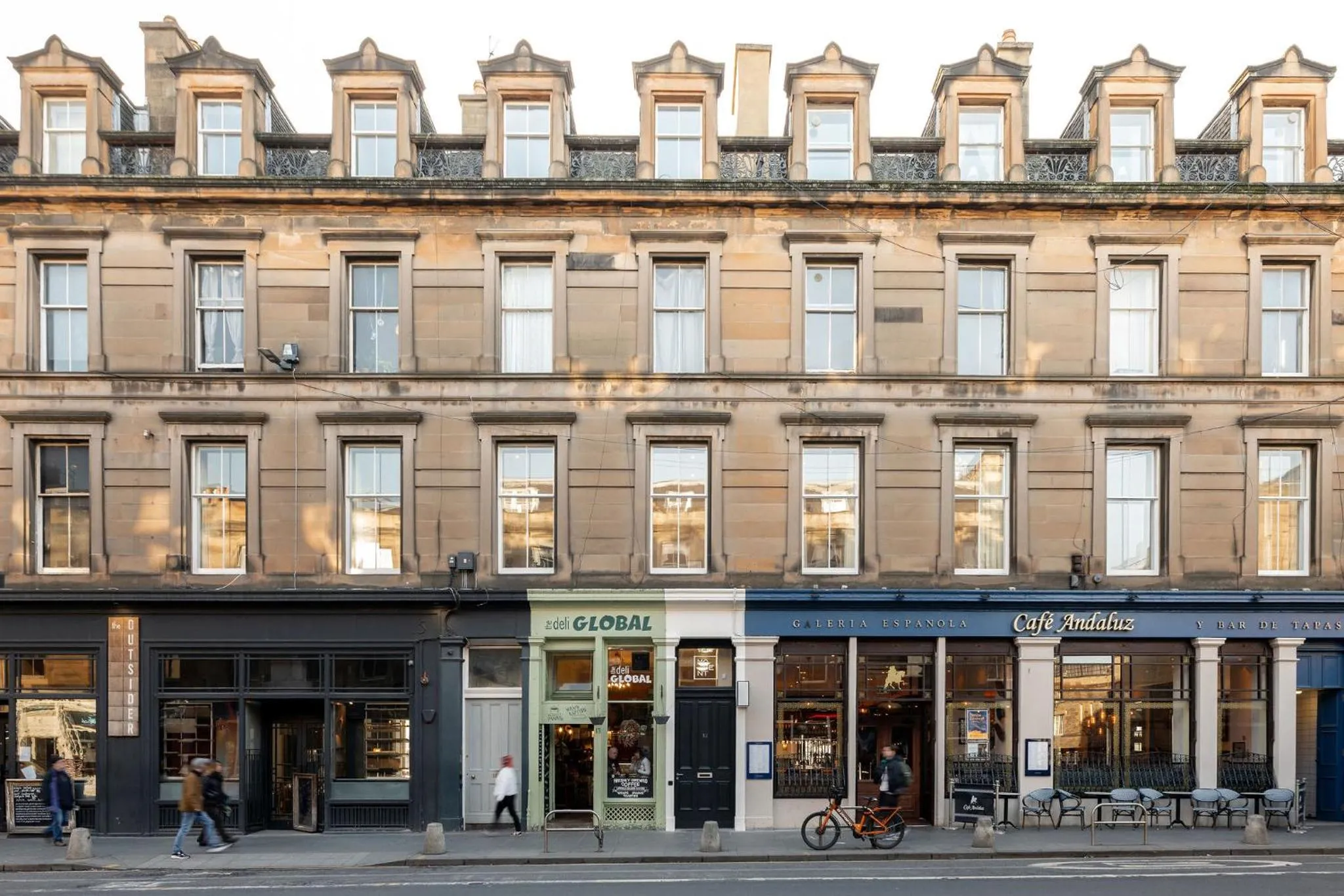 Property building in Moment George IV Bridge