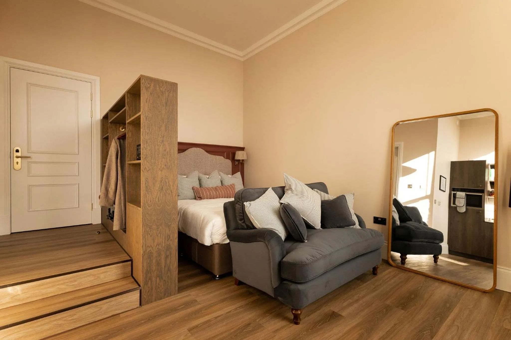 Bed in Moment George IV Bridge