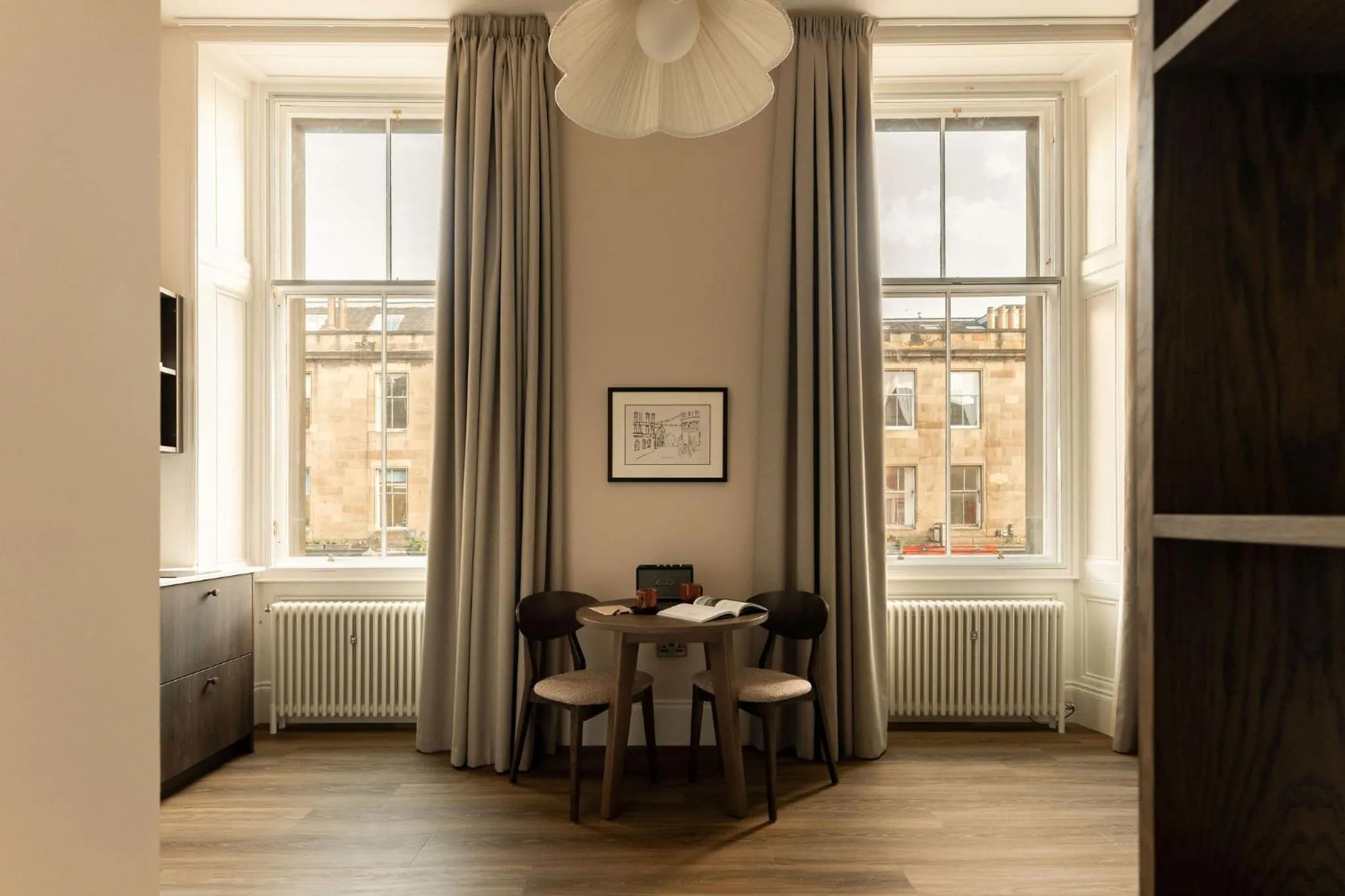 Living room in Moment George IV Bridge