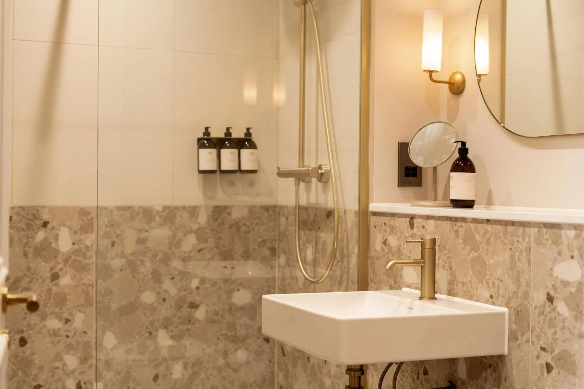 Bathroom in Moment George IV Bridge