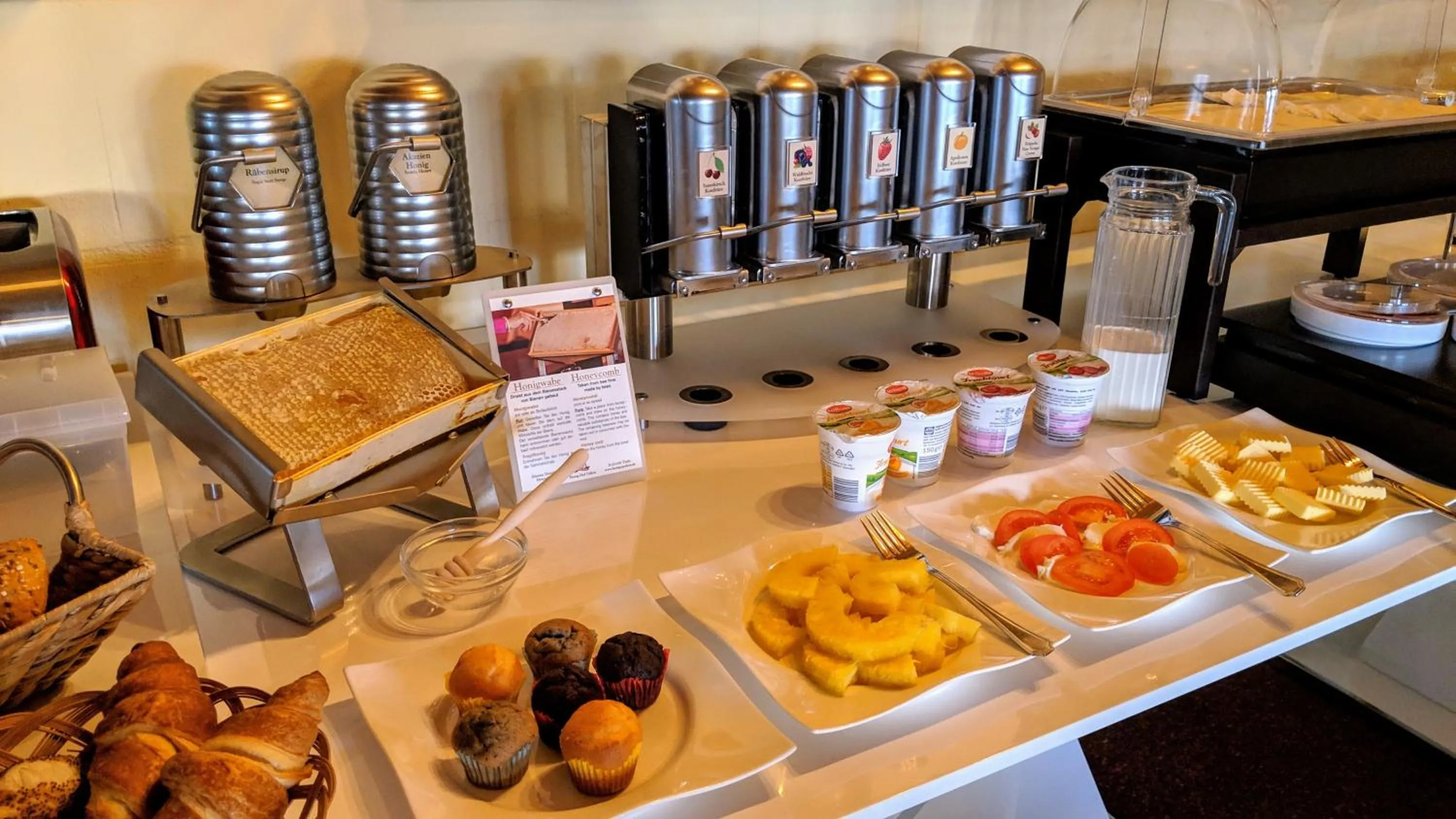 Breakfast in Hotel Drostenhof garni