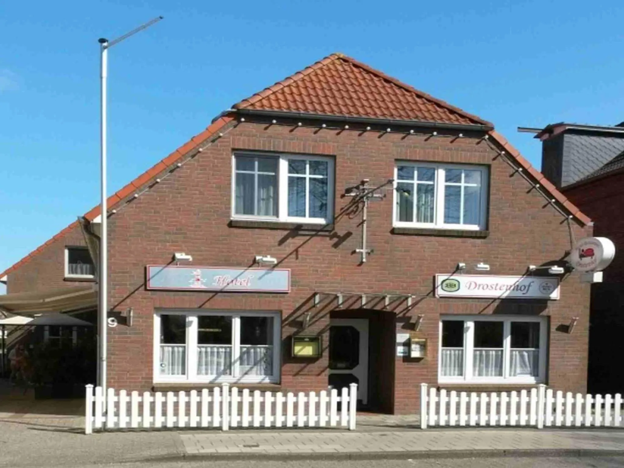 Facade/entrance in Hotel Drostenhof garni