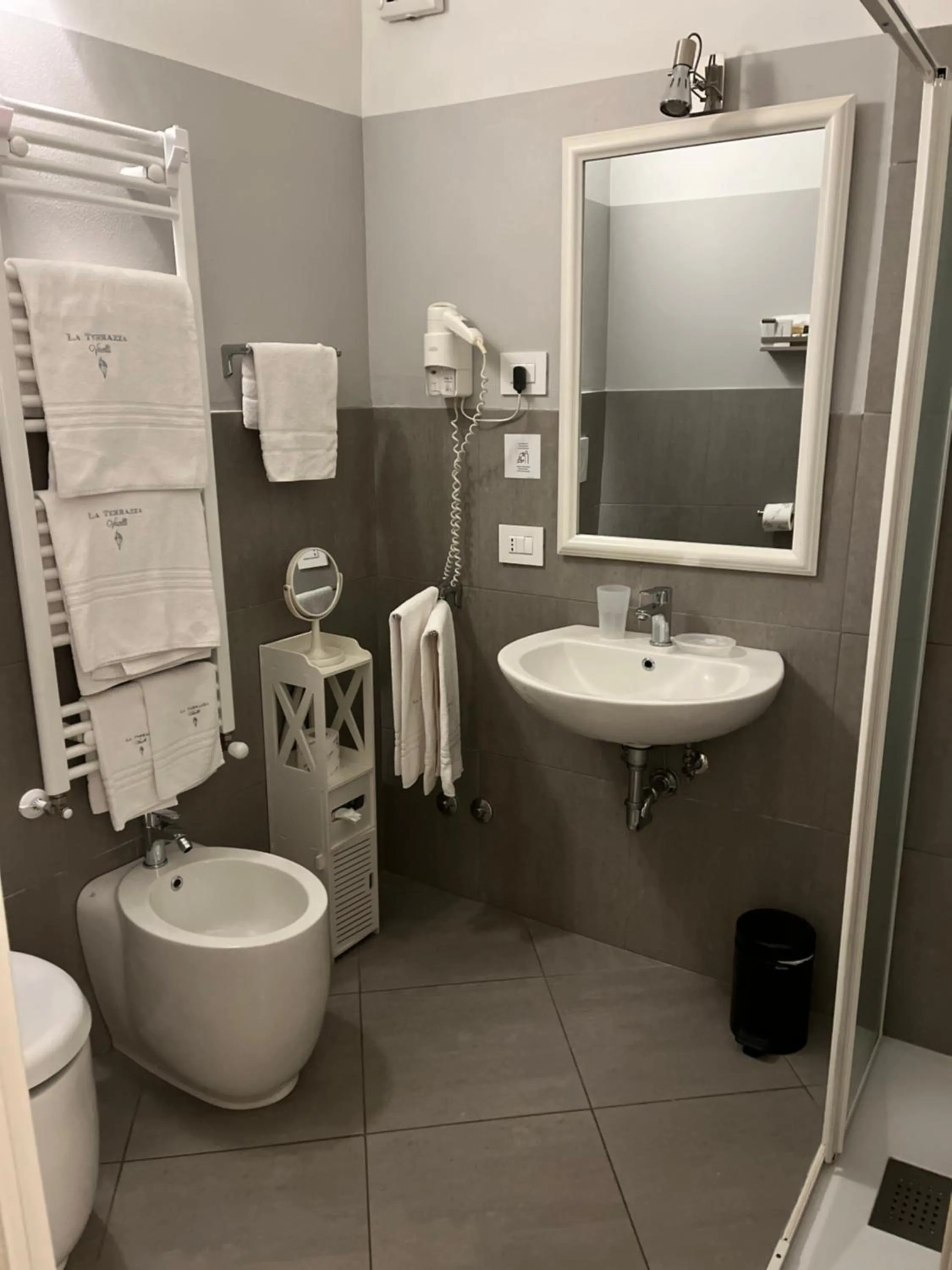 Shower in La Terrazza Vercelli Bed & Charme