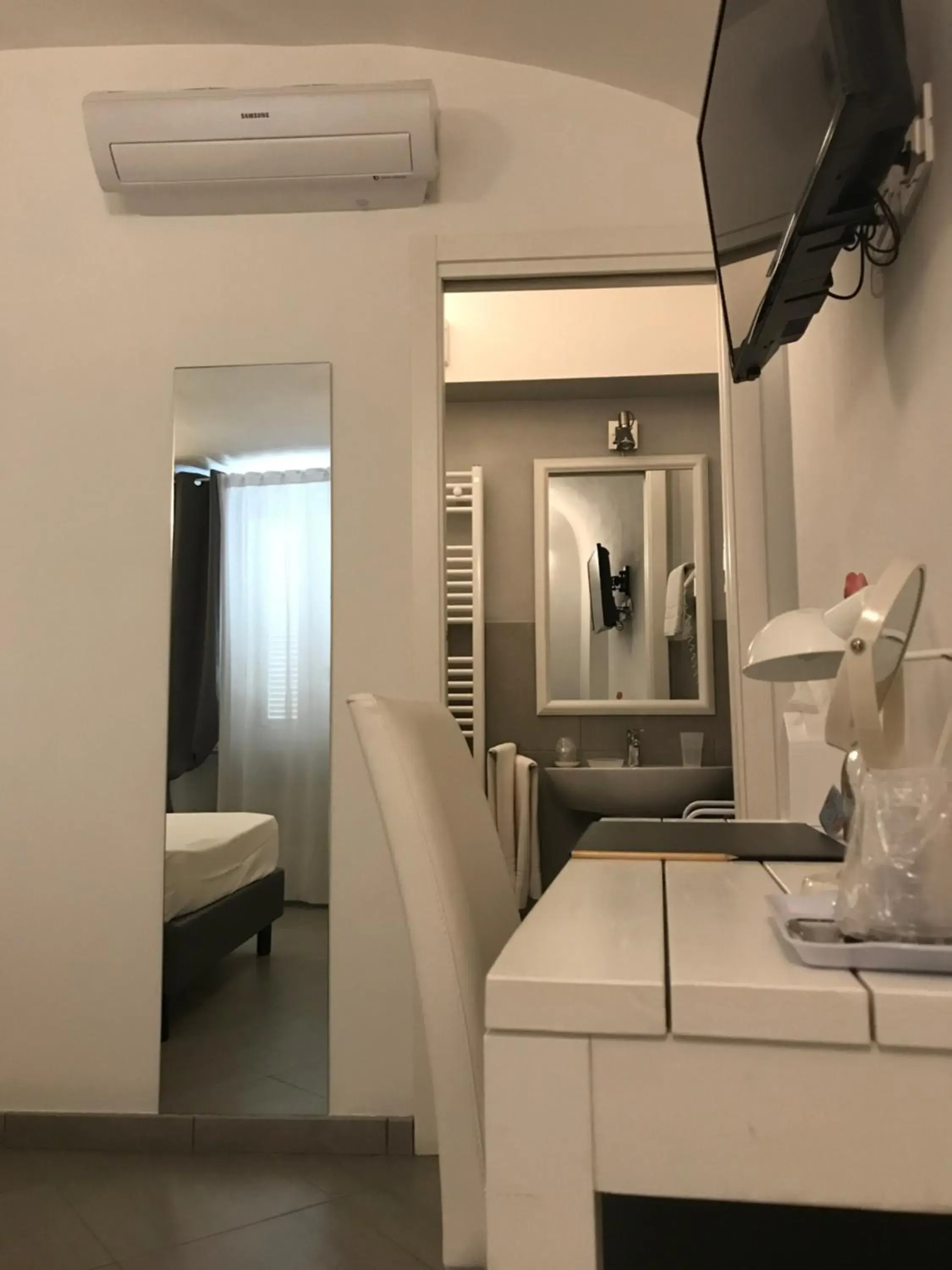 Double Room with French Bed in La Terrazza Vercelli Bed & Charme Double Room with French Bed in La Terrazza Vercelli Bed & Charme