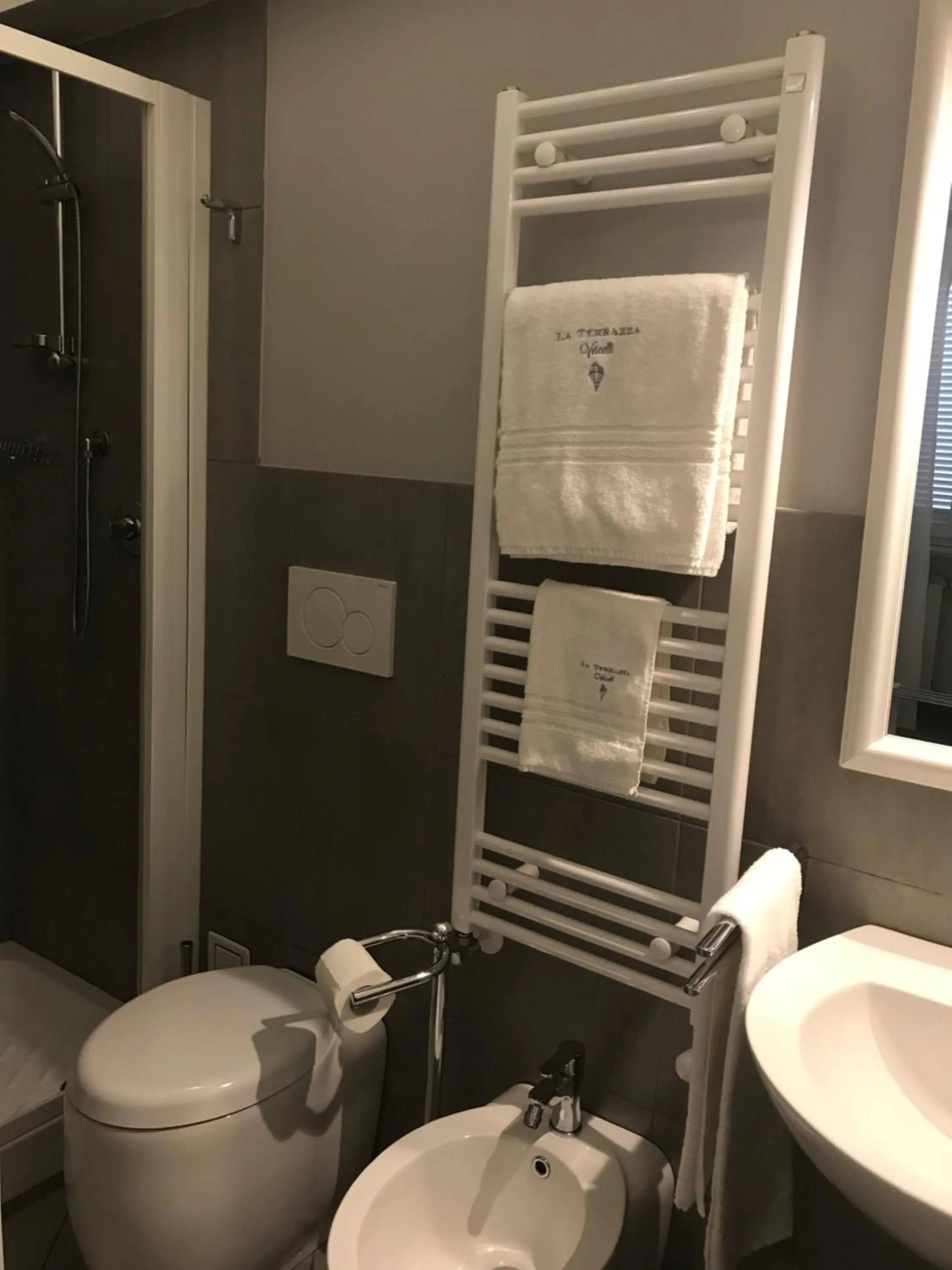 Bathroom in La Terrazza Vercelli Bed & Charme