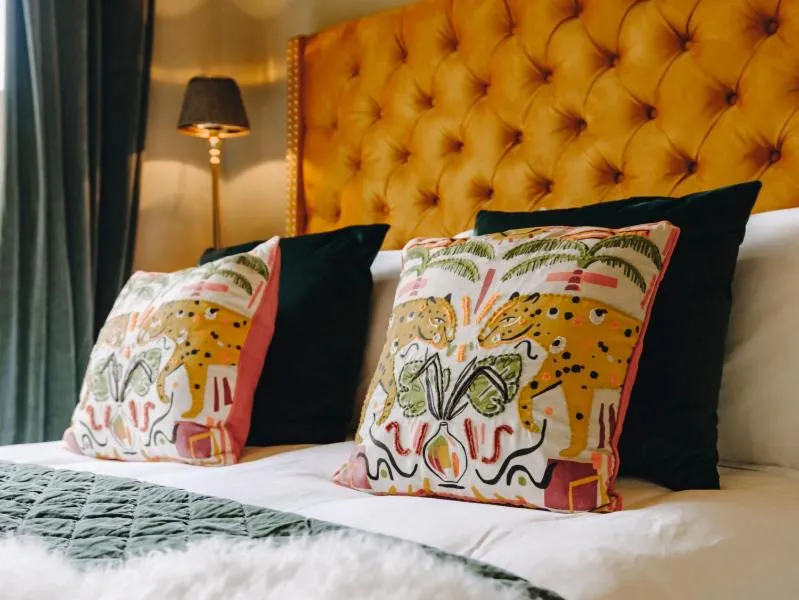 Bed in The Gin Trap Inn