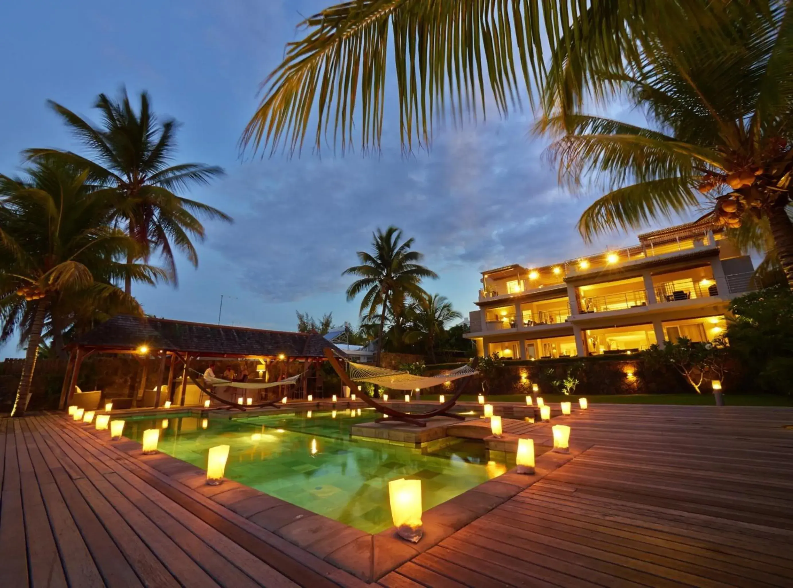 Property building in Cape Point Seafront by LOV Mauritius Property building in Cape Point Seafront by LOV Mauritius