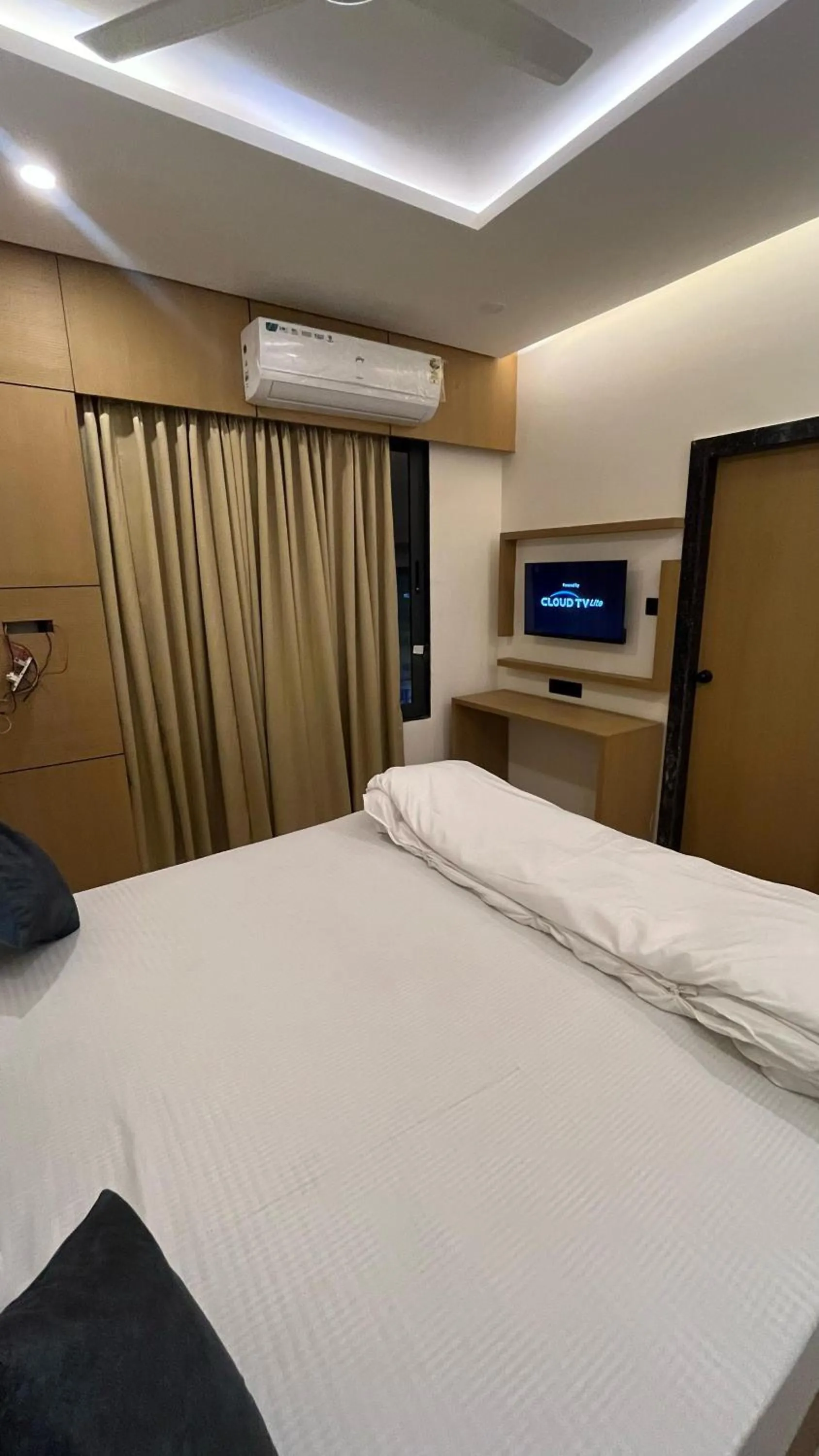 Photo of the whole room, Bed in Hotel Revanta