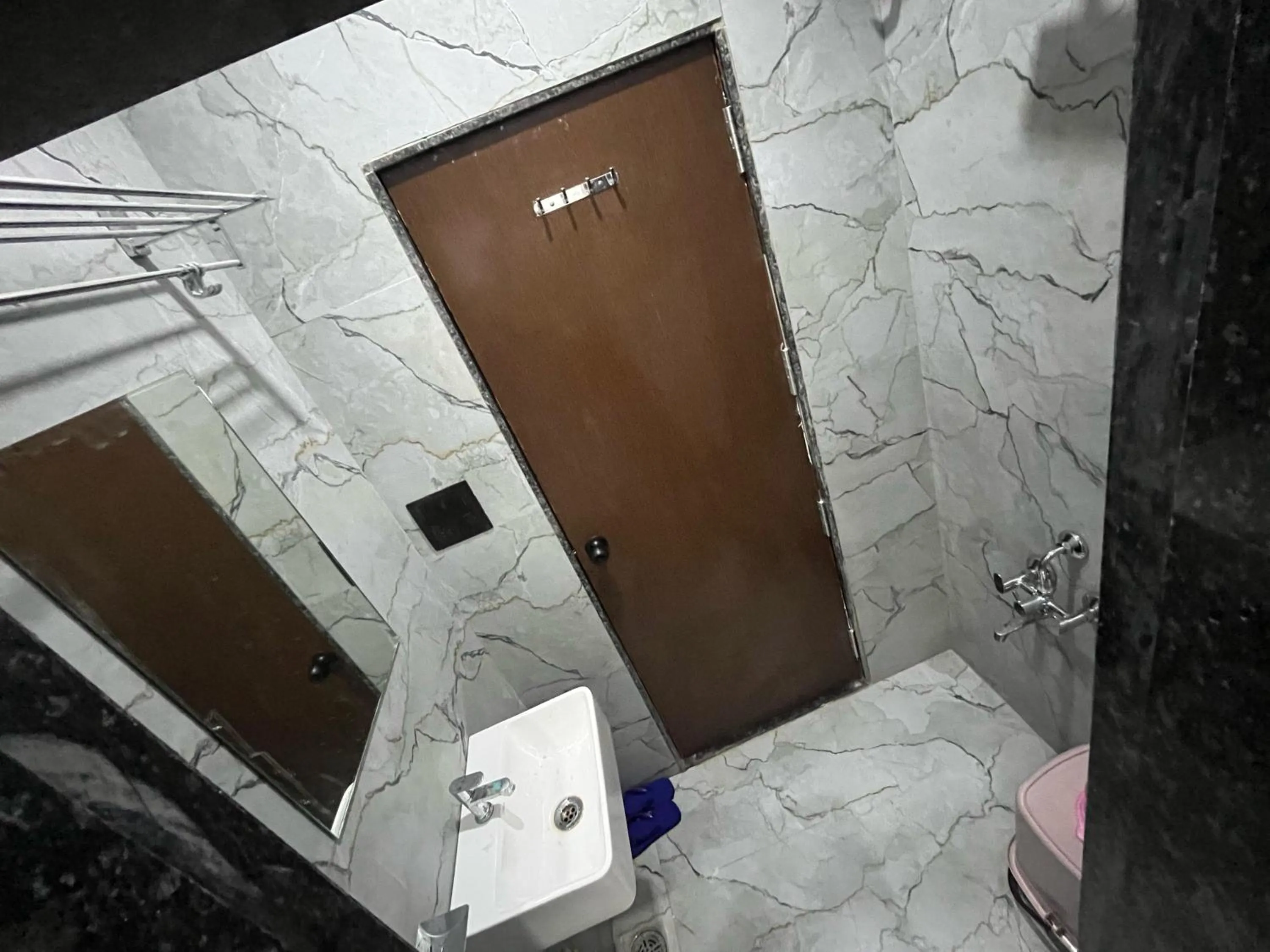 Bathroom in Hotel Revanta
